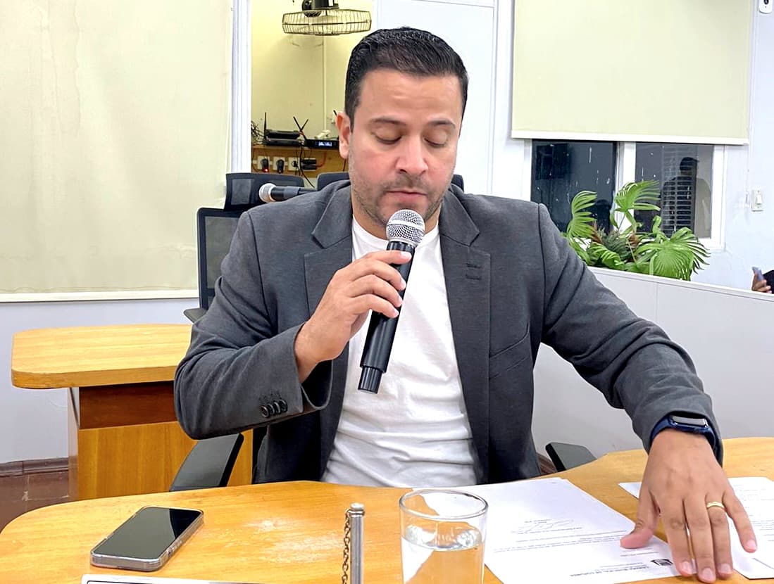 Vereador cobra informações sobre reajuste na Educação discutido em maio