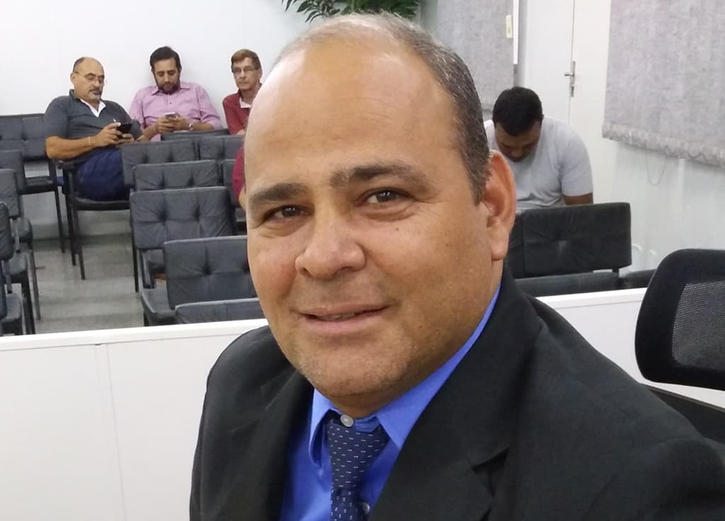 André solicita serviços de manutenção em campo existente na Cervejaria