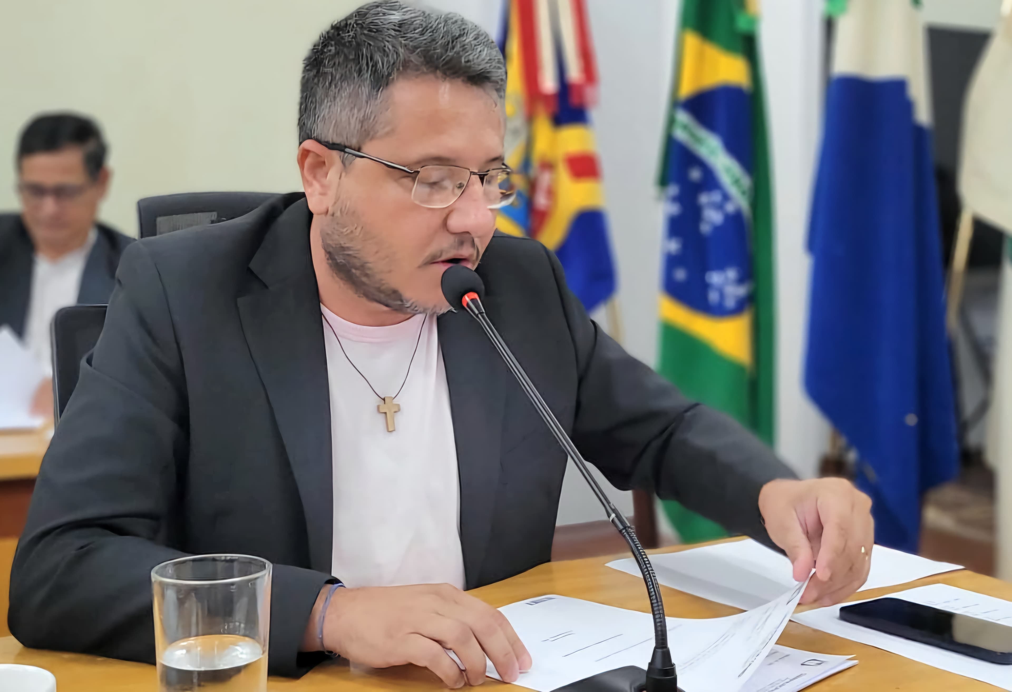 Cazarin sugere lei sobre atendimento emergencial a pessoas com TEA