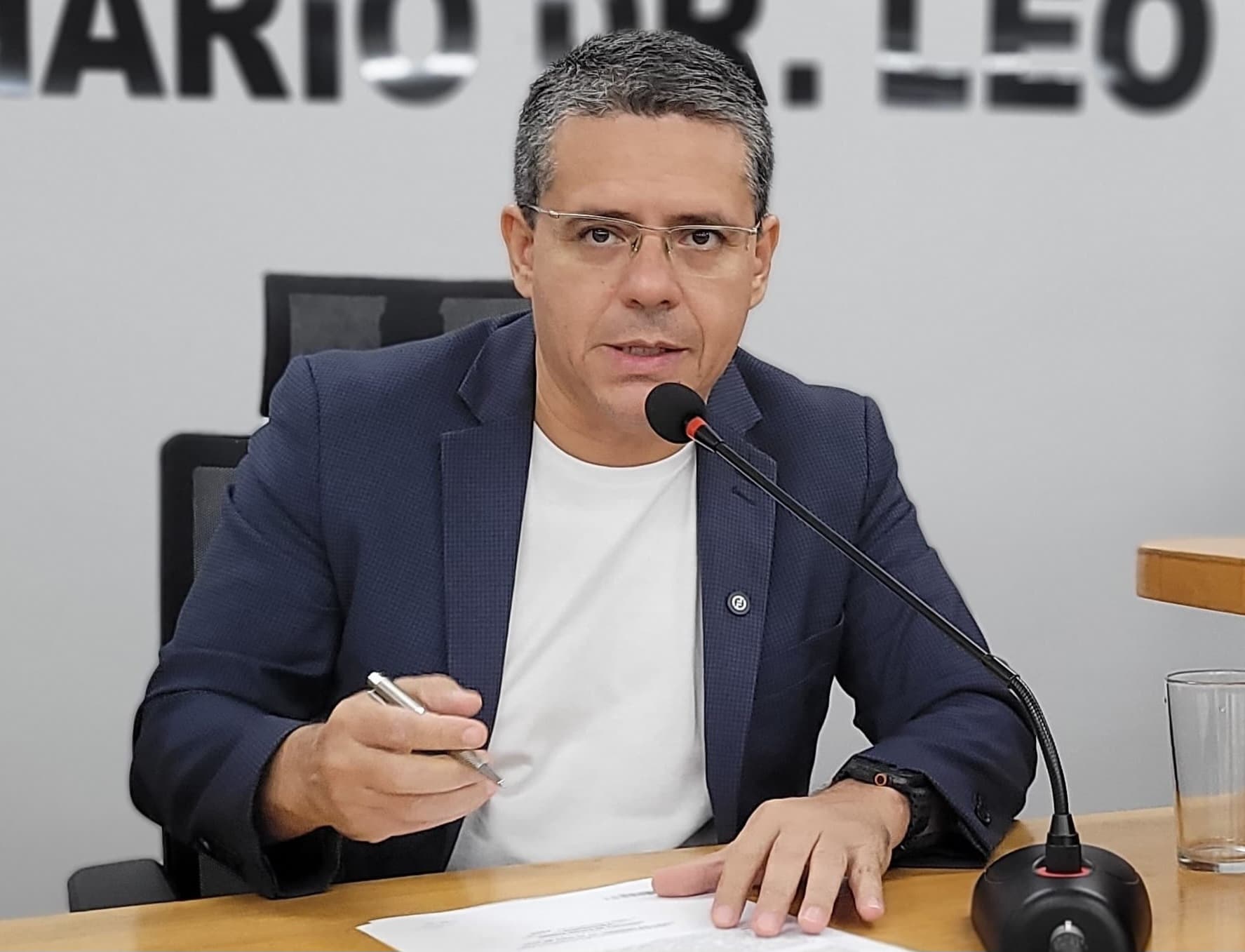 Alexandre cobra reforço da linha de ônibus que atende o Bairro Guatós