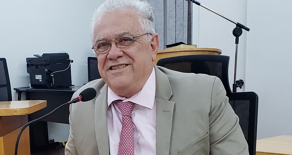 Na Câmara, vereador pede recuperação de duas vias importantes da cidade