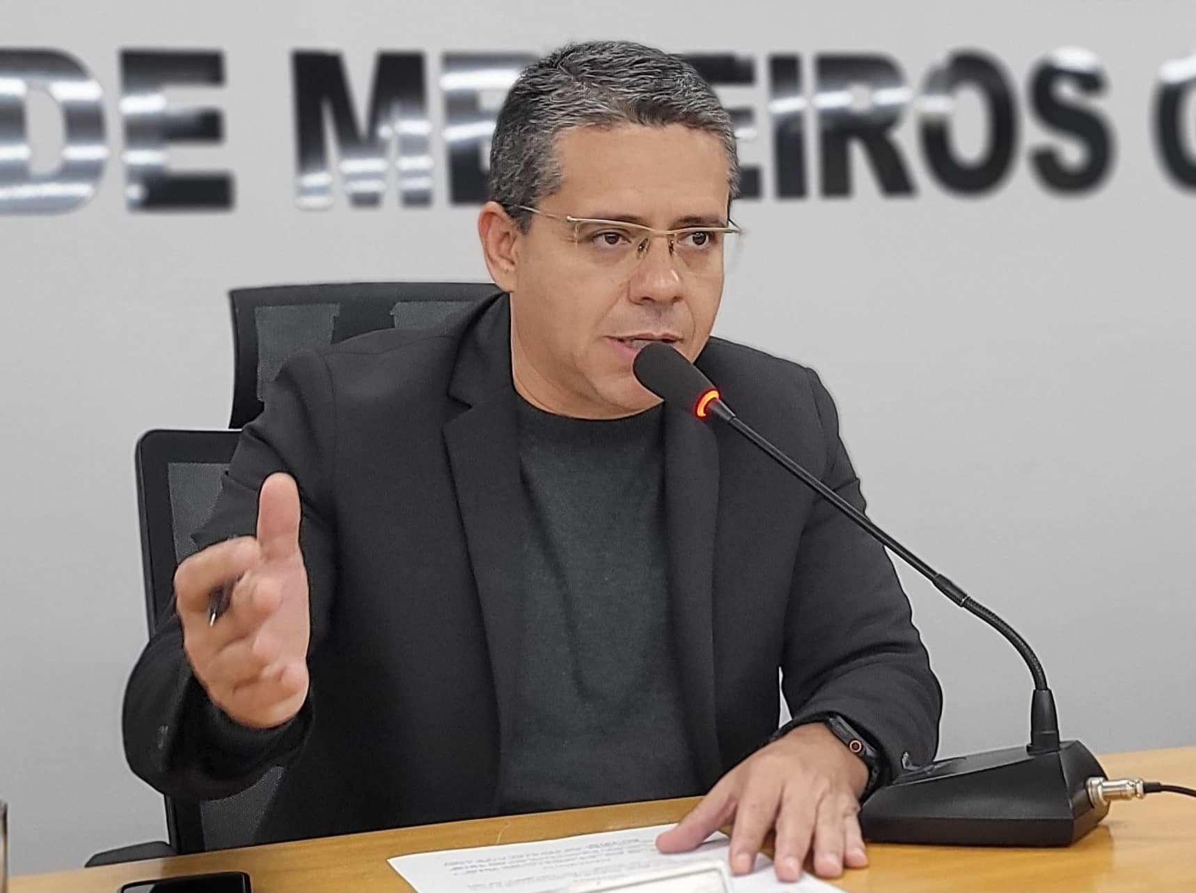 Alexandre cobra relatório do cronograma da recuperação da BR-262