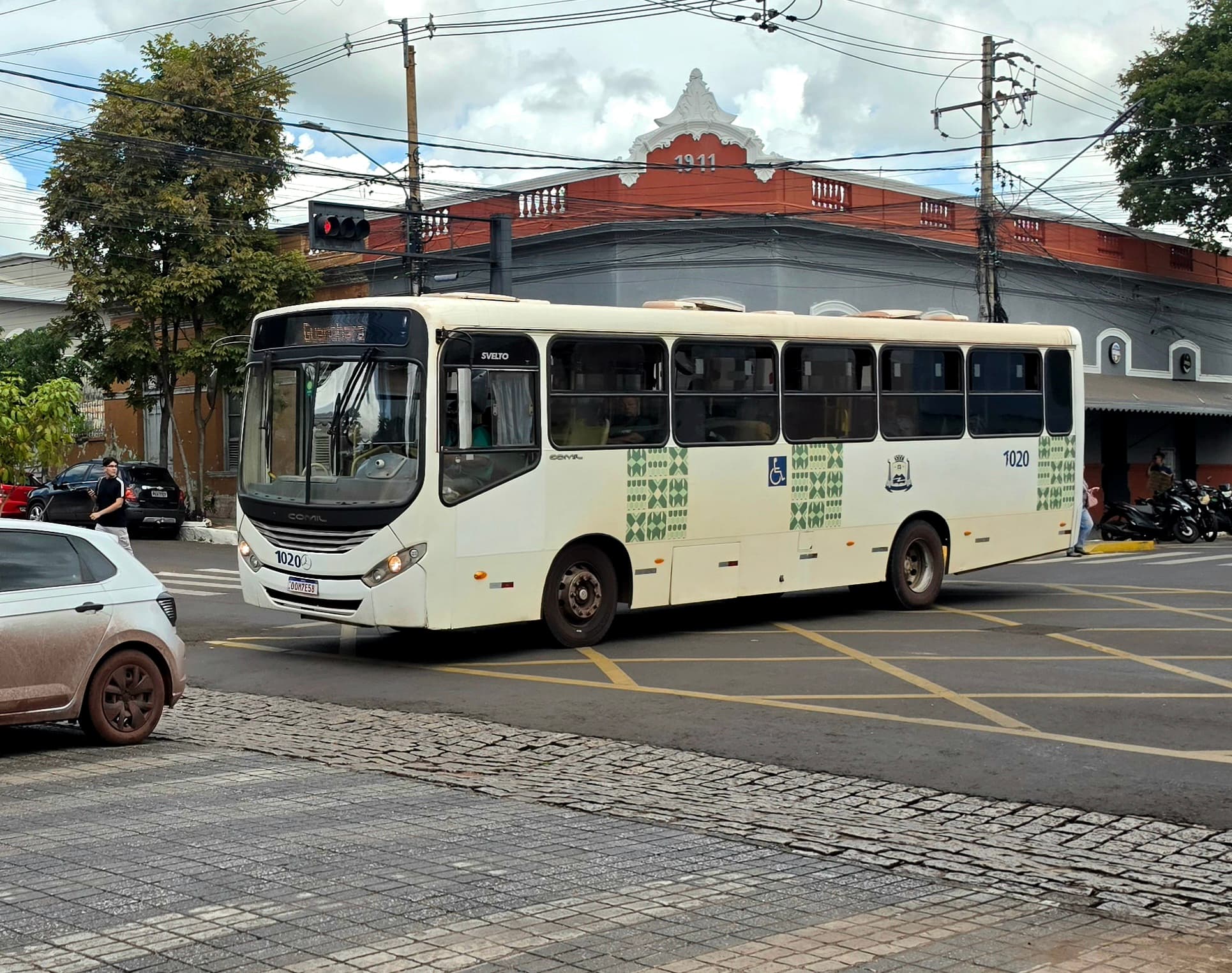 Na Câmara, Hanna questiona renovação da frota de ônibus em Corumbá