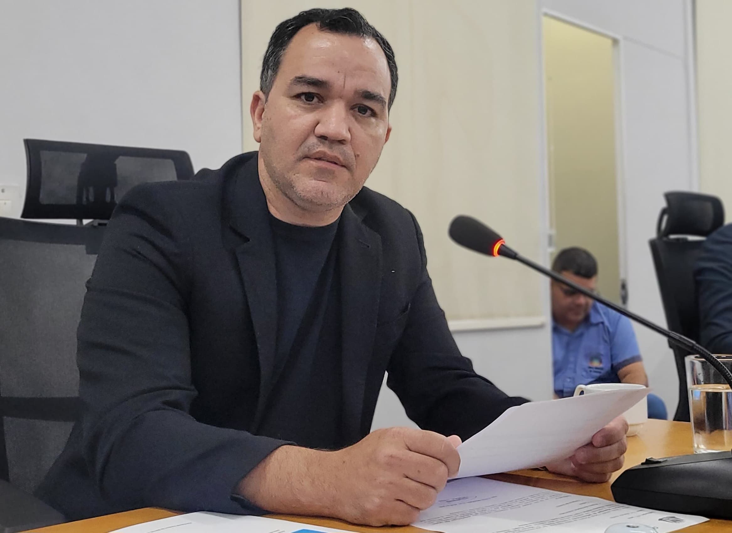 Marcelo pede informações sobre credenciamento de profissionais na rede de saúde