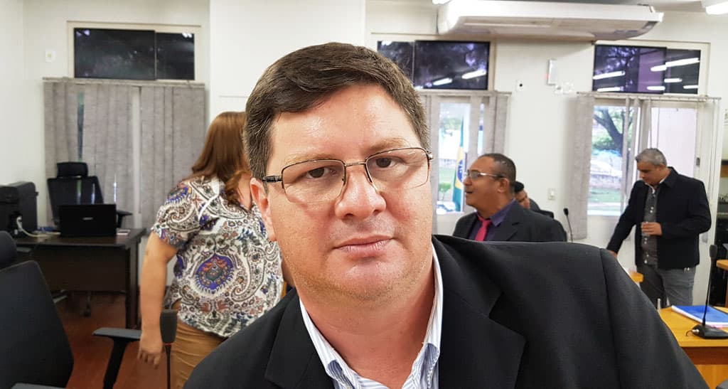 Vereador reivindica pavimentação de alameda no Bairro Cristo Redentor