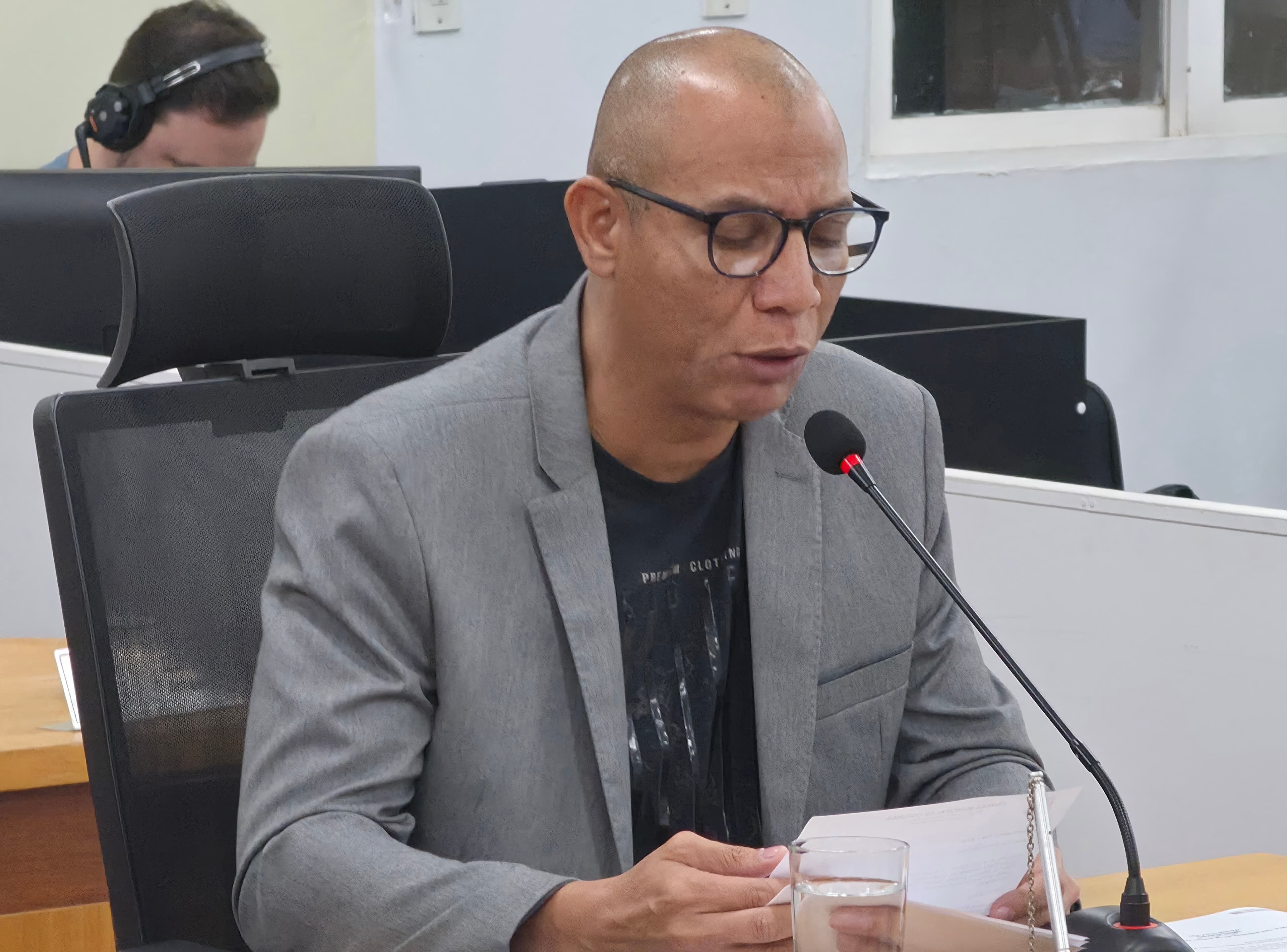 Hesley busca informações sobre processo visando aquisição de kit escolar para 2027