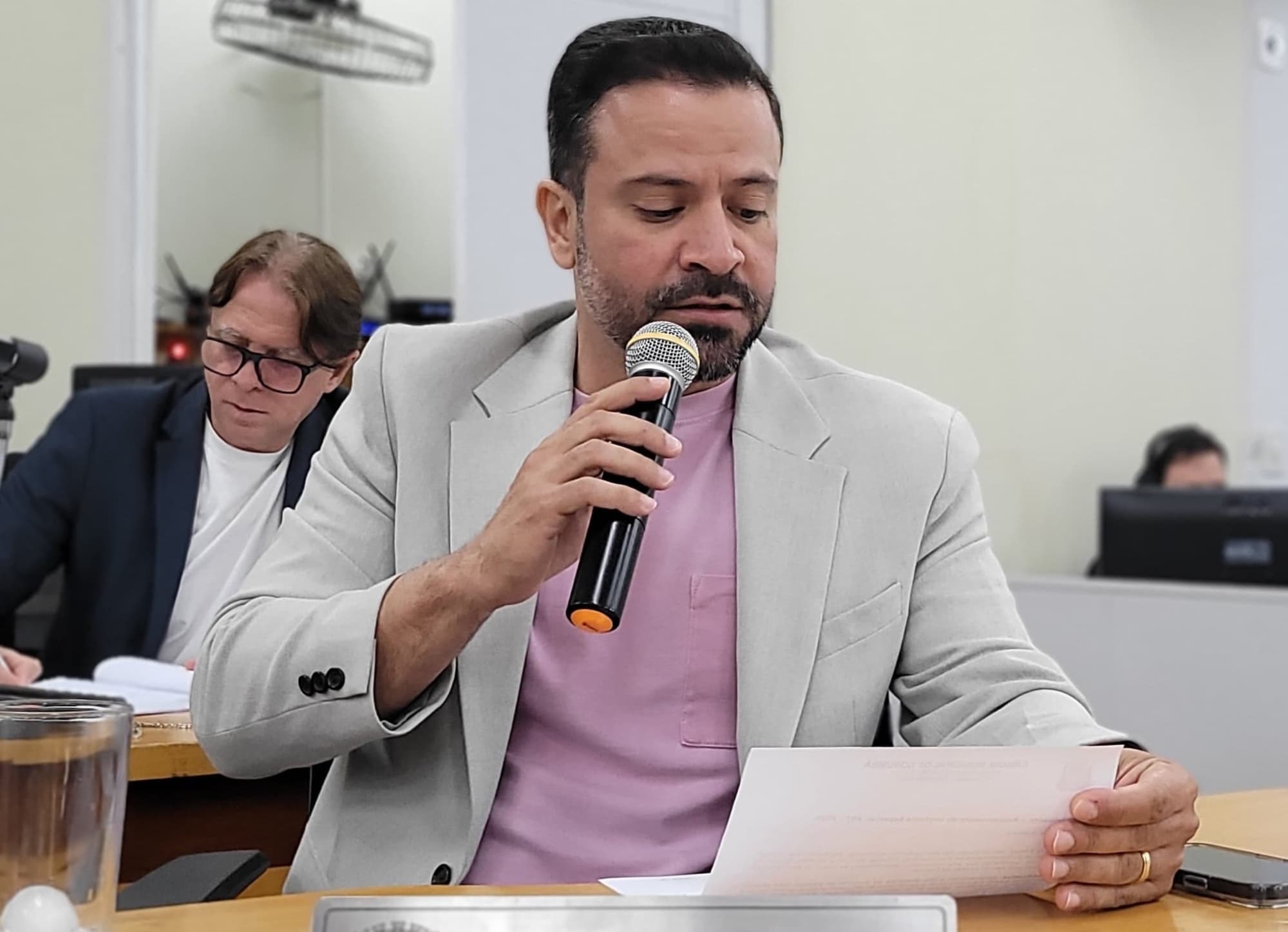 Elinho pede retorno do atendimento da van do Juizado de Trânsito a Corumbá