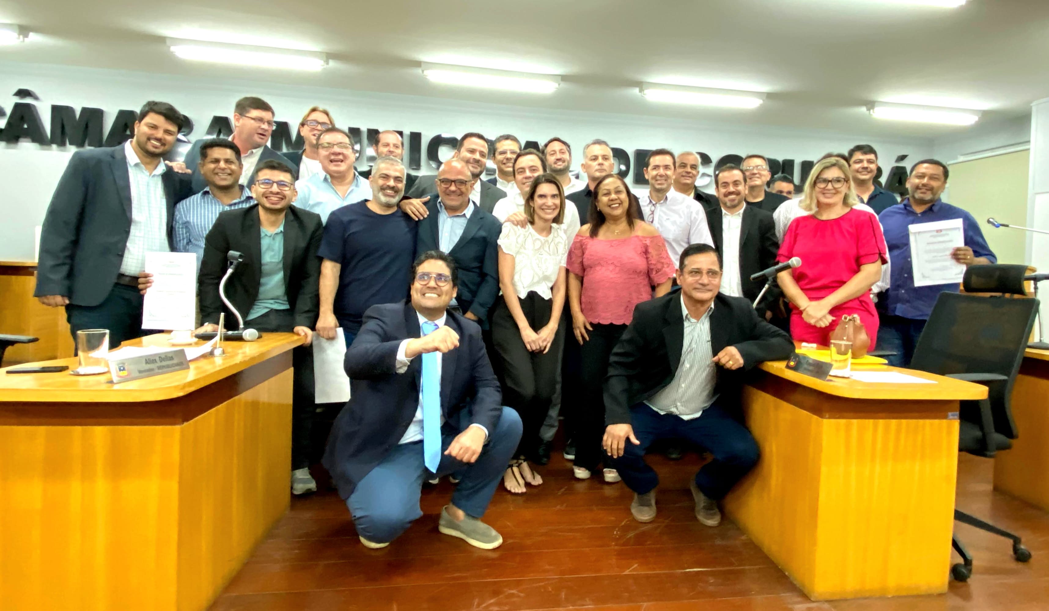 Profissionais de odontologia são homenageados na Câmara, por trabalho desenvolvido no CEO