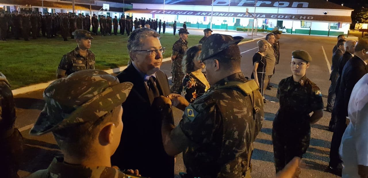 Dia do Exército Brasileiro é celebrado com homenagens, em Corumbá