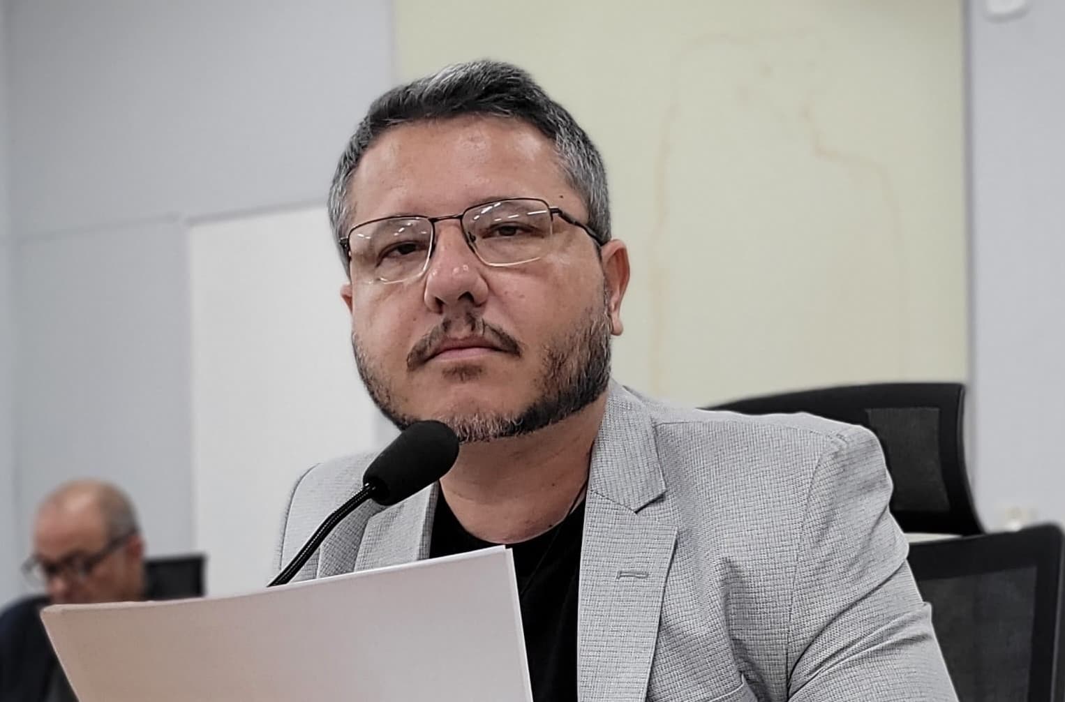 Cazarin cobra posição da Energisa em relação a quedas constantes de energia na parte alta