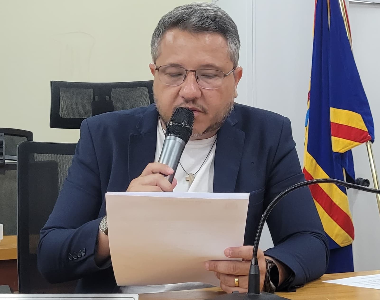 Matheus sugere implantação de painéis informativos em tempo real nos pontos de ônibus