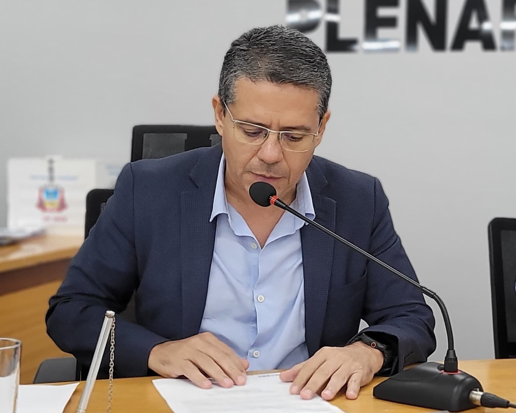Alexandre reivindica aquisição de impressoras coloridas para a escolas estaduais