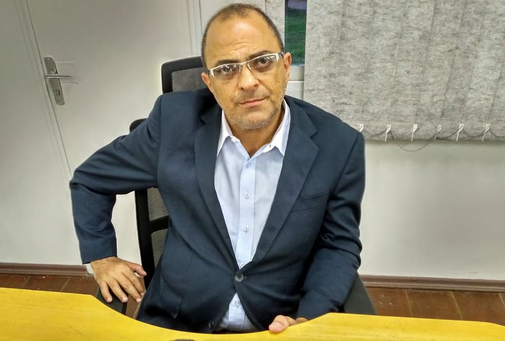 Vereador pede apoio de deputado para liberação de recursos em Brasília