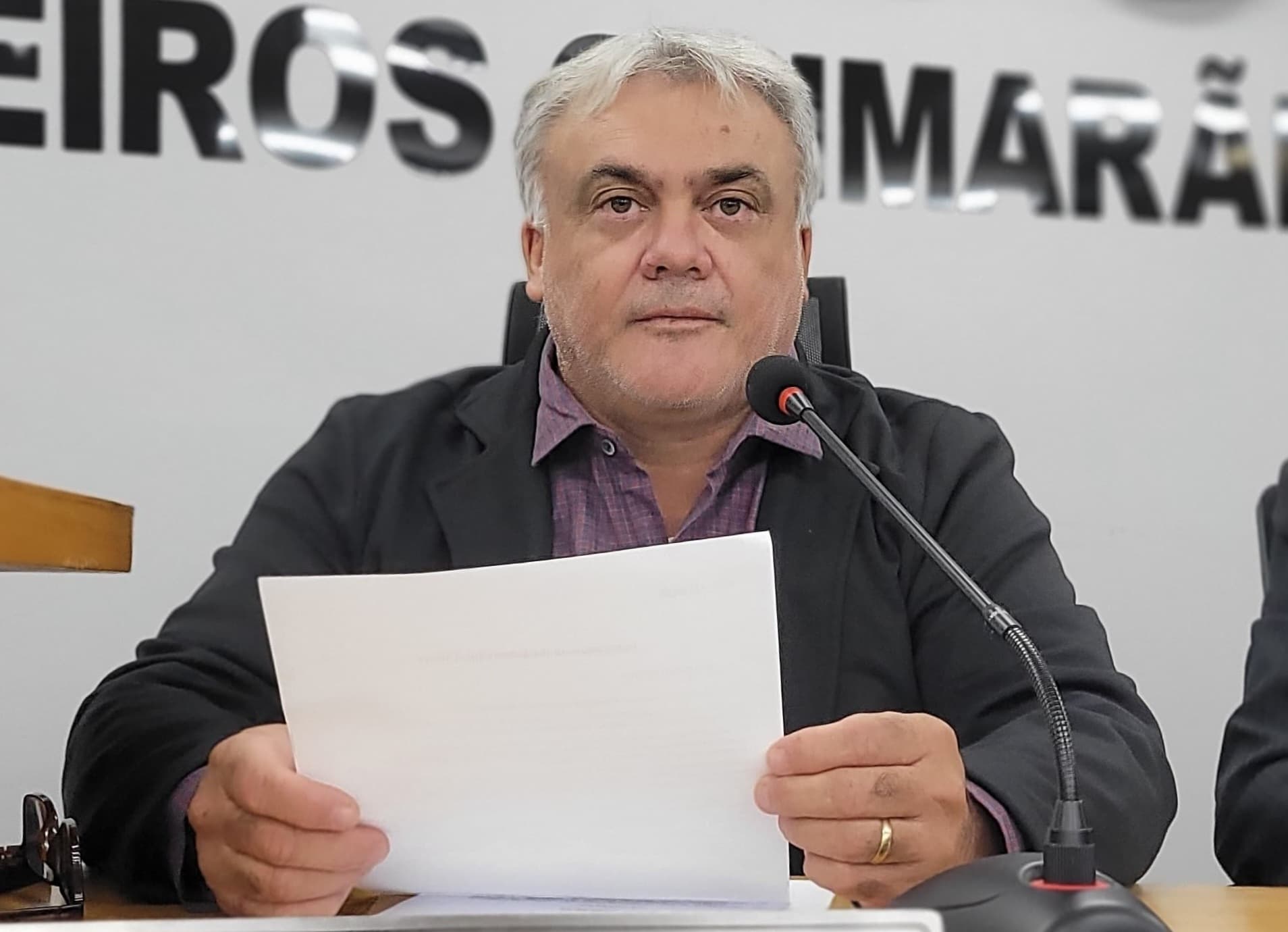 Genilson busca informações sobre construção de quadra esportiva no Guarani