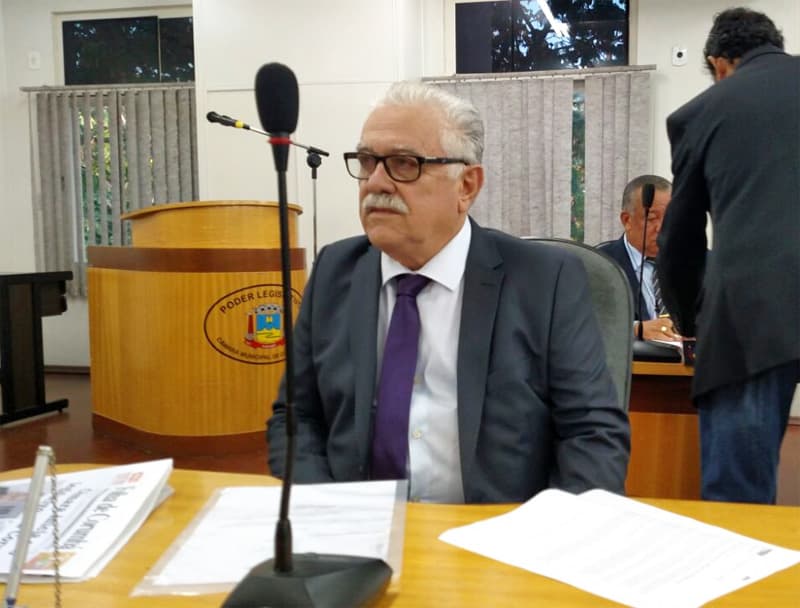 Vereador solicita à Prefeitura, banheiros químicos para atender feiras livres