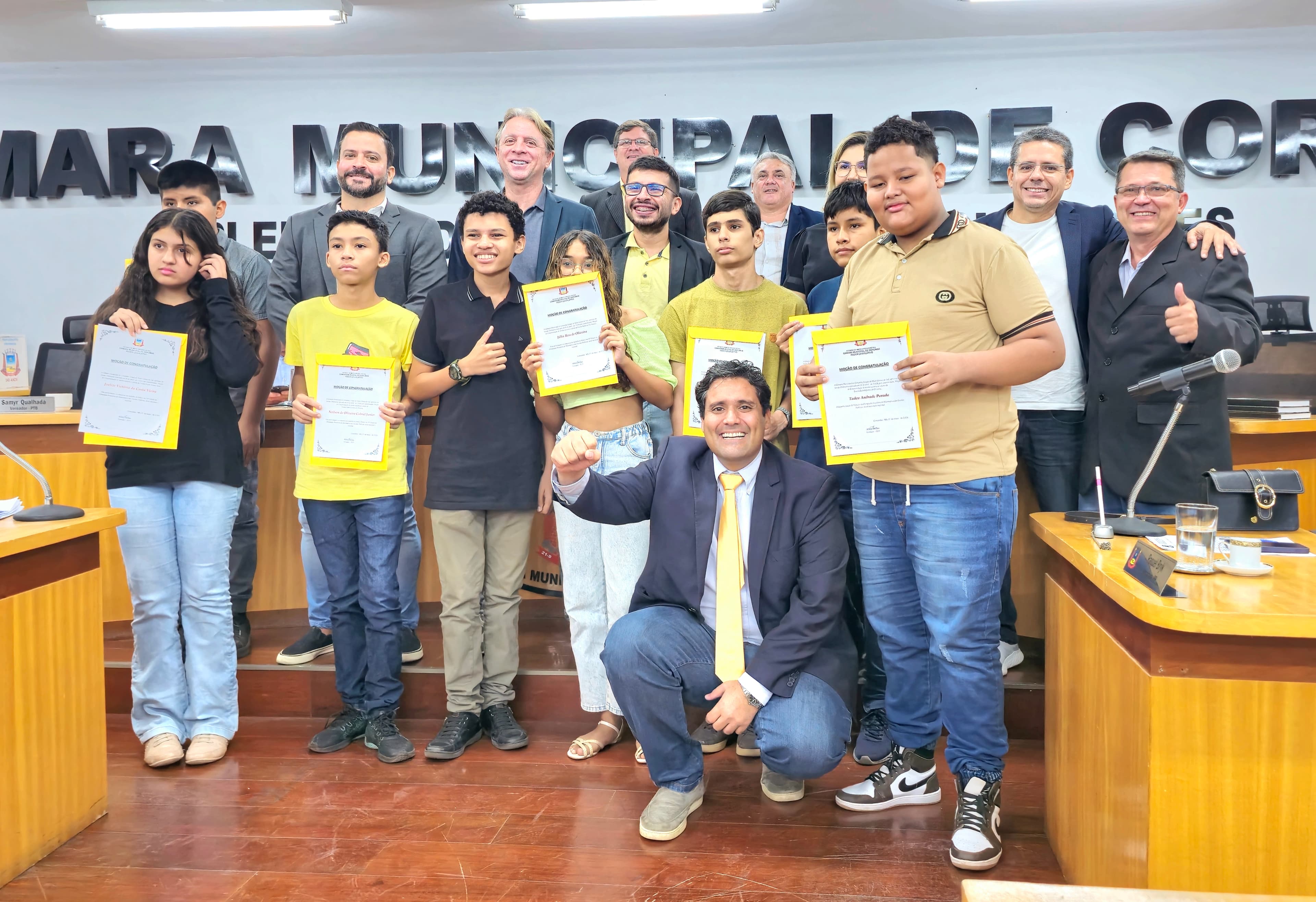 Câmara homenageia alunos que se destacaram nas Olimpíadas Brasileira de Matemática