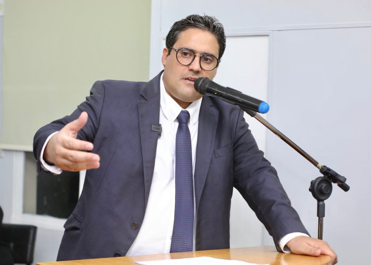 Na Câmara, vereador cobra melhor atendimento em cartório da cidade