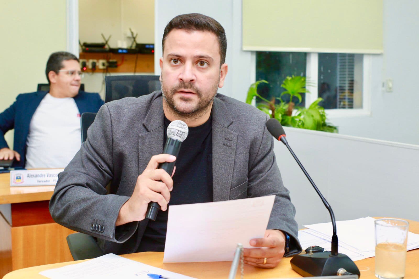 Vereador questiona falta de medicamentos na UPA e no Pronto Socorro