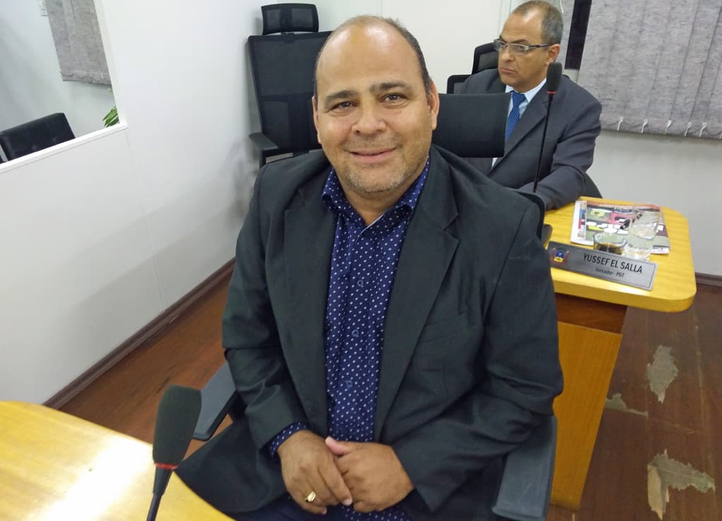 André reivindica reforma de quadra esportiva no Eco Parque Cacimba