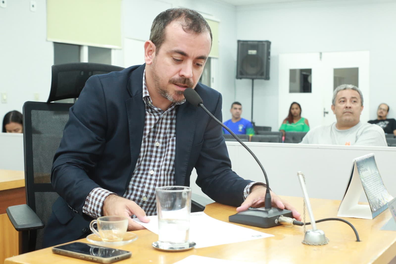 Vereador pede um novo pavimento asfáltico na Rua Edu Rocha, na Nova Corumbá