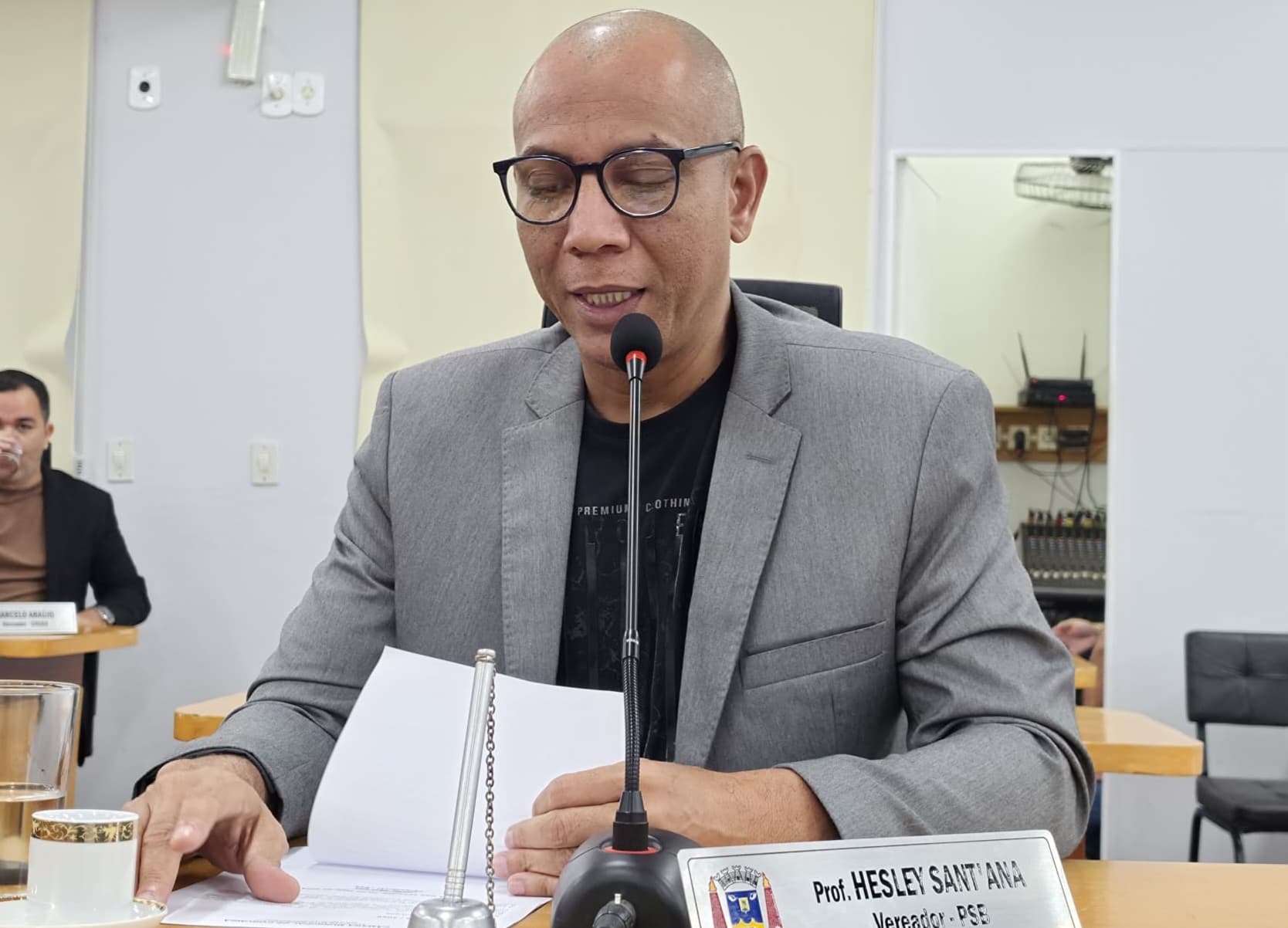 Hesley pede orientação técnica a empresa para evitar danos em vias públicas