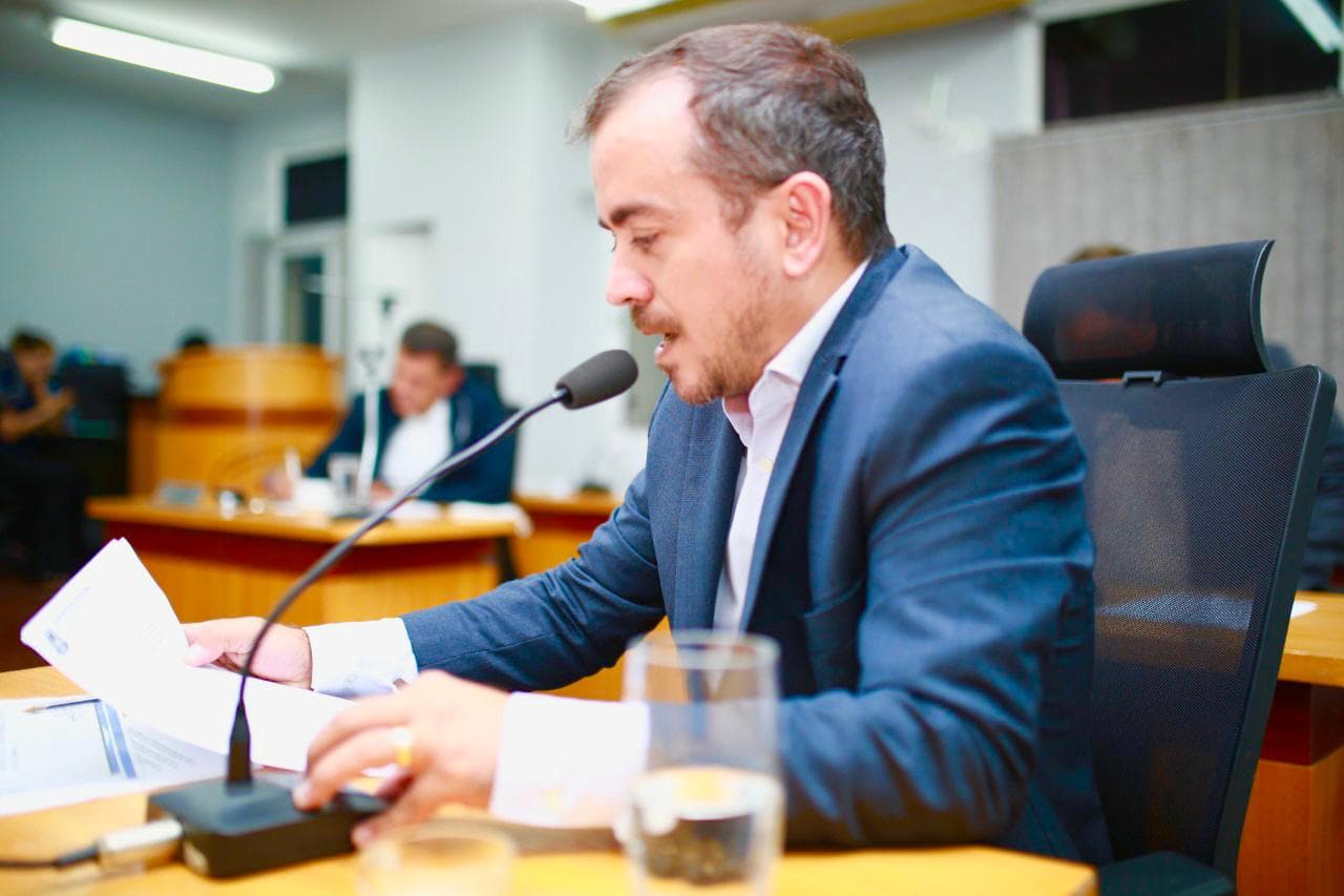Na Câmara, vereador pede contratação de mais médicos neurologistas para Corumbá