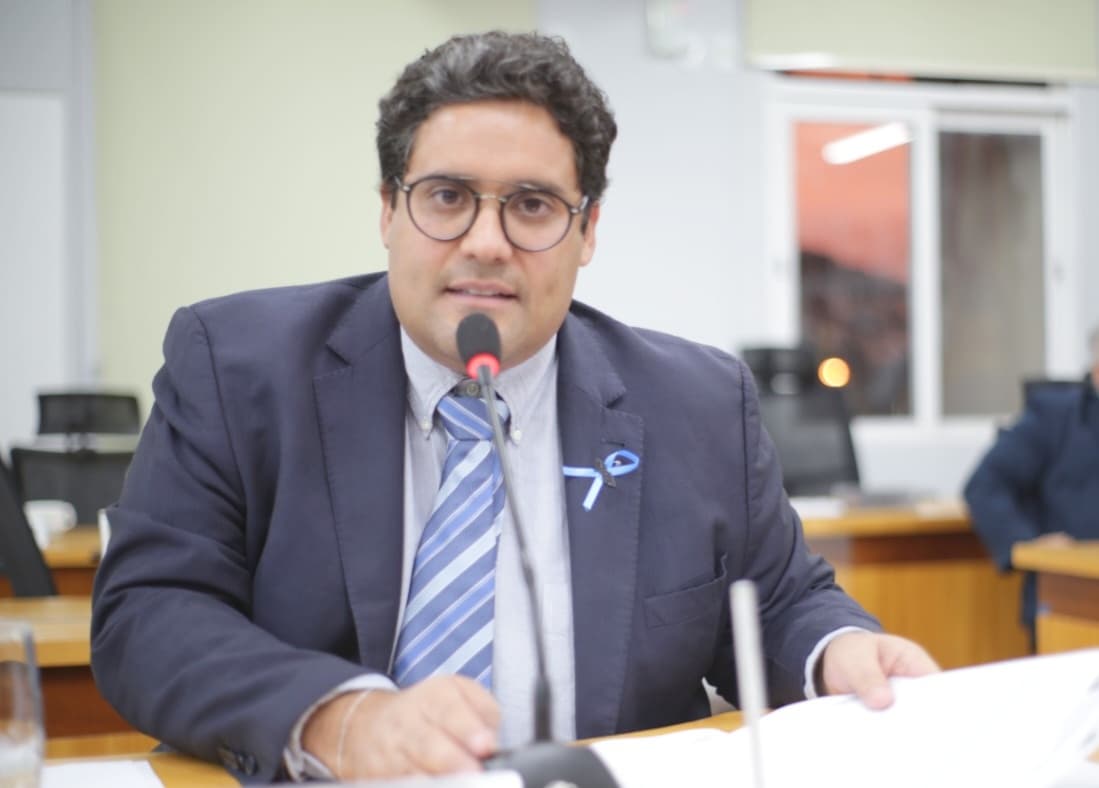 Vereador sugere mutirão de serviços para eliminar buracos no pavimento da cidade