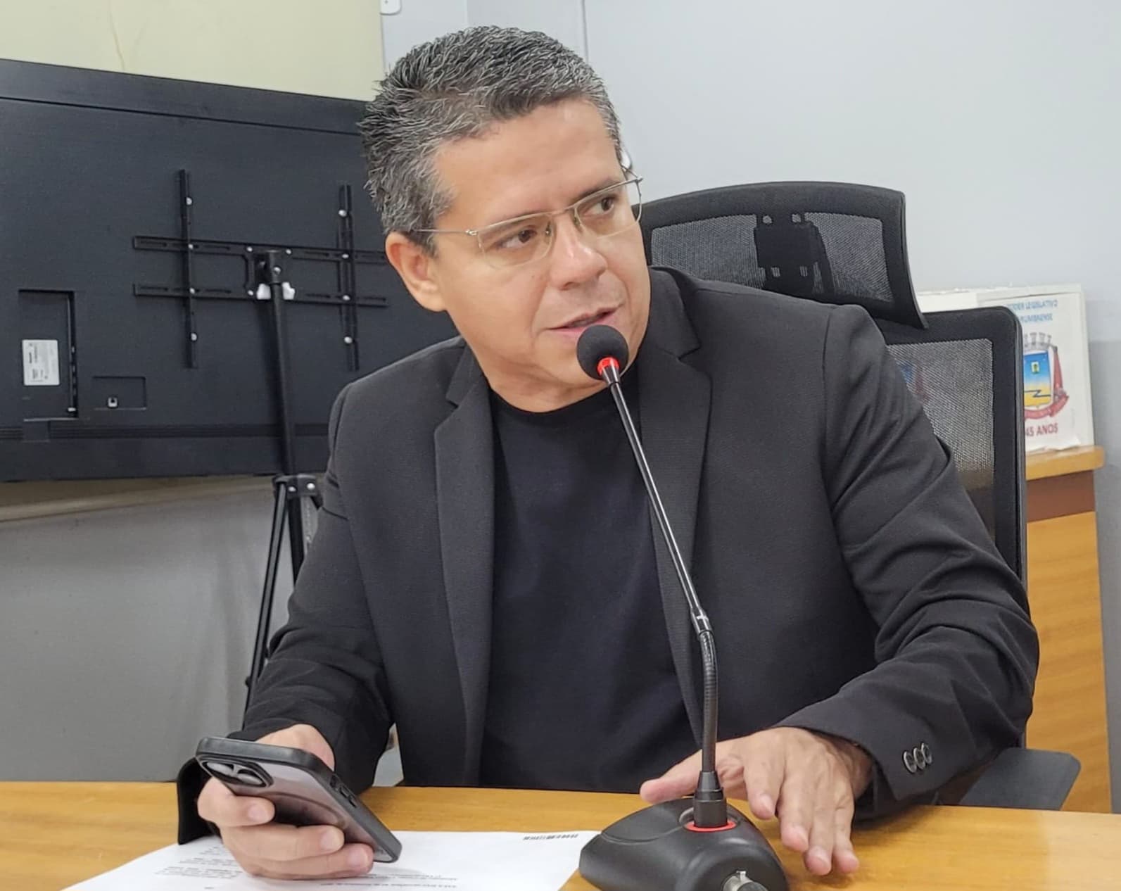 Alexandre solicita informações sobre reforma da Escola Estadual Rotary Club