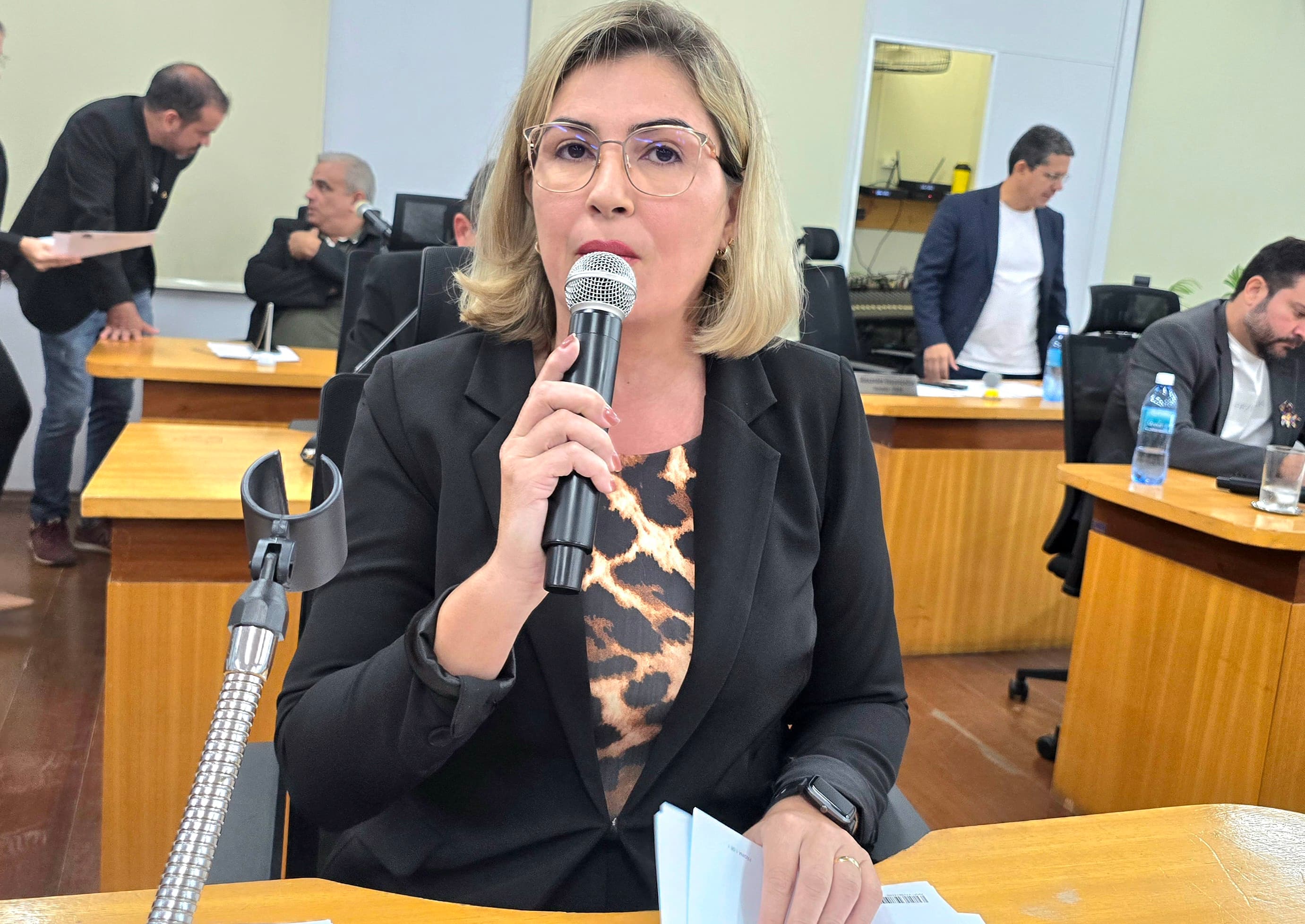Vereadora busca informações sobre serviços de Raio X no sistema de Saúde Pública