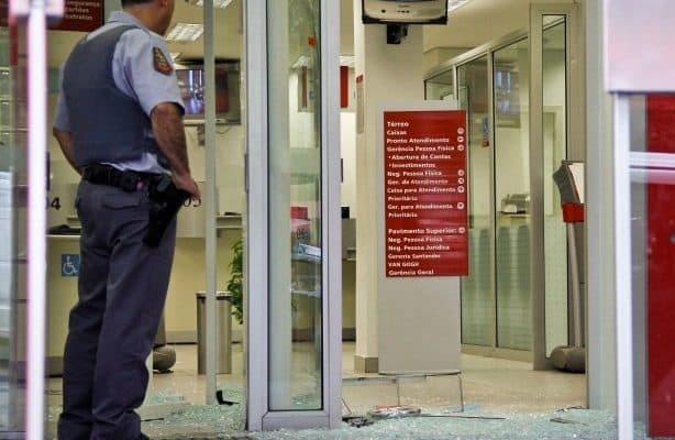 Projeto de Lei obriga agências bancárias a contratar segurança armada