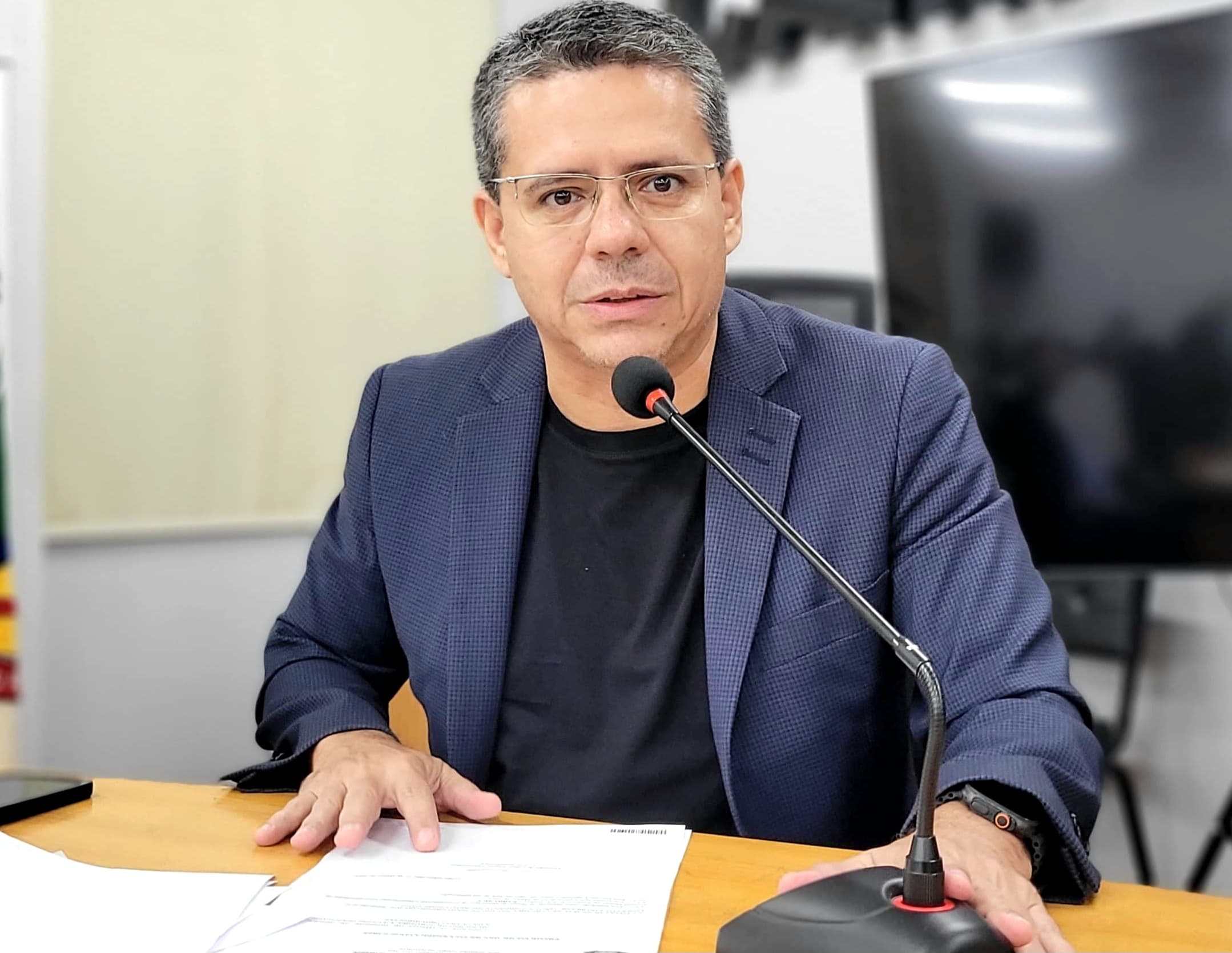 Alexandre pede construção de rotatória para mais segurança no trânsito
