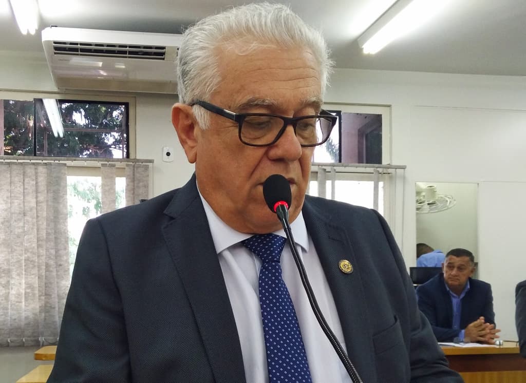Vereador pede para que faixa de pedestre em frente ao Fórum seja refeita