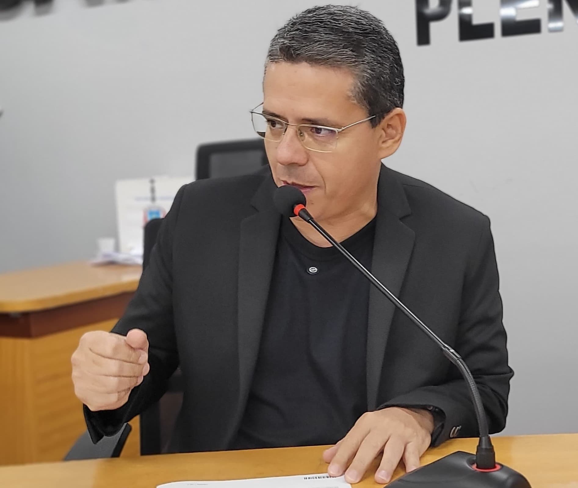 Alexandre trabalha pela implantação do ensino médio na comunidade de Porto da Manga