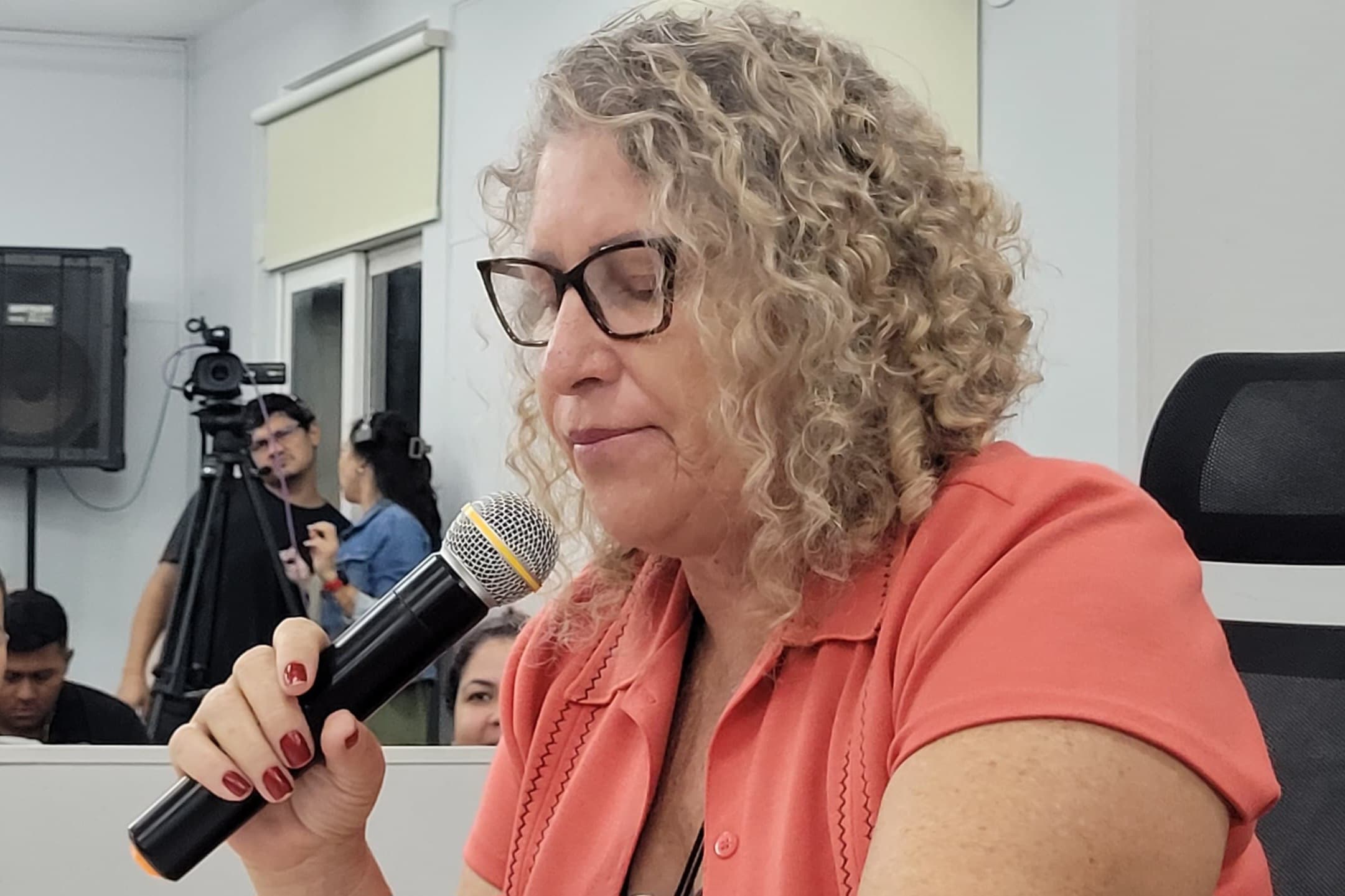Nanah busca informações sobre funcionamento da Sala Lilás em Corumbá