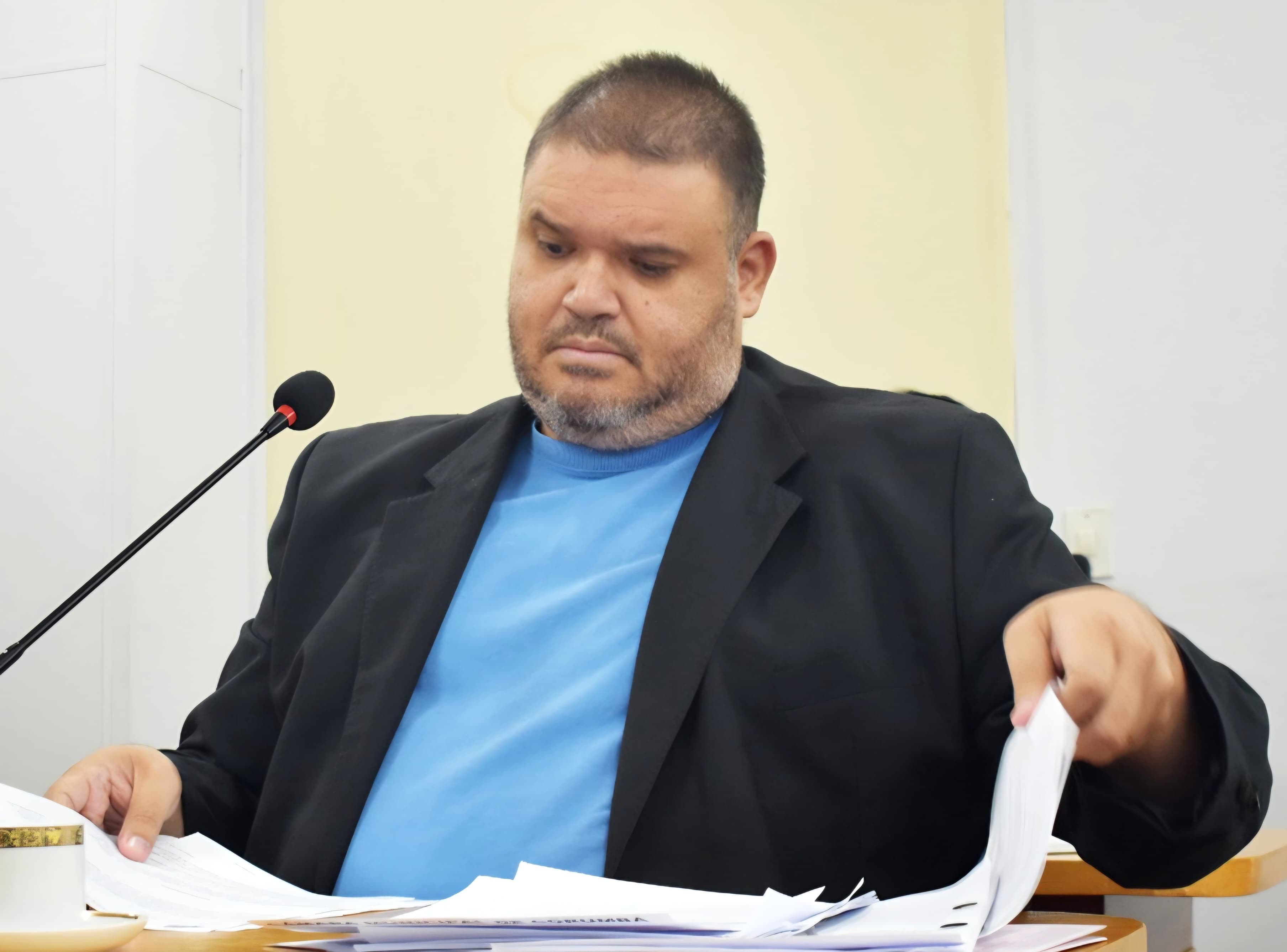 Jovan reforça pedido de informações em relação a contratações temporárias de professores