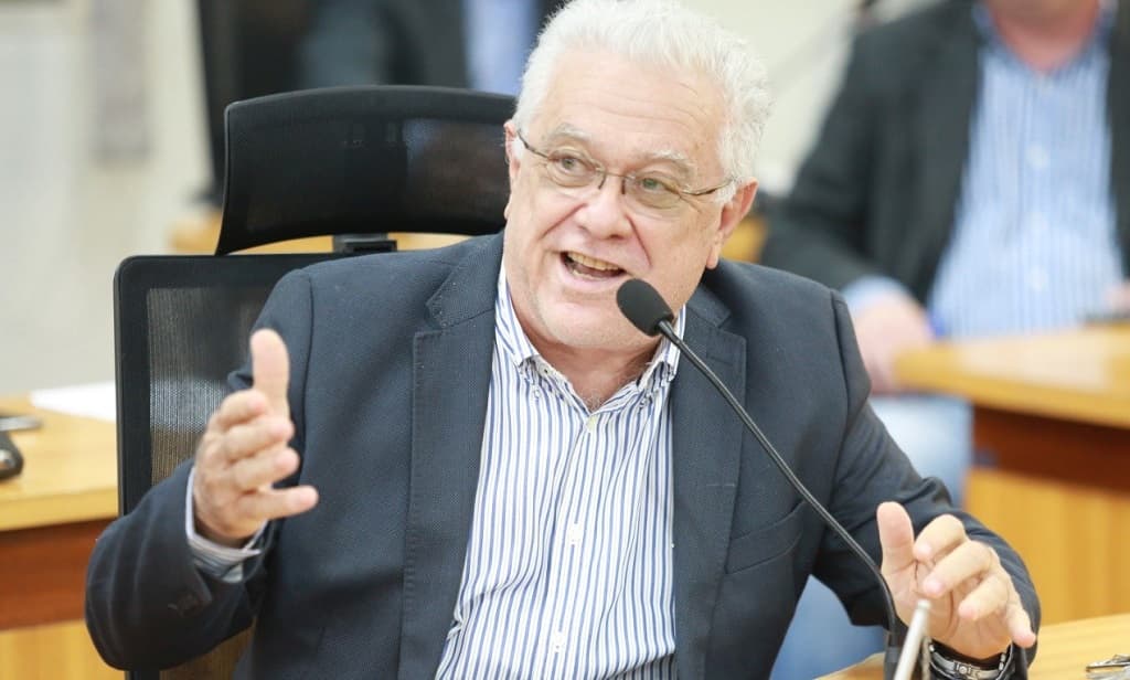 Vereador reivindica área de lazer para atender comunidade do Maria Leite