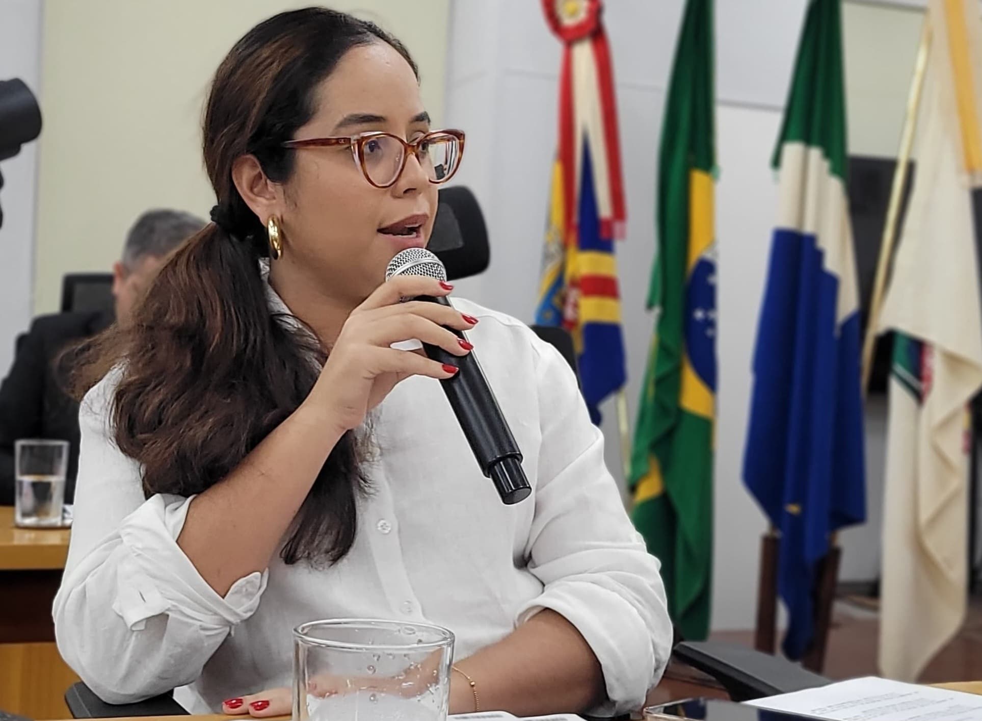 Hanna reivindica limpeza e manutenção da rodovia d4e acesso a Albuquerque