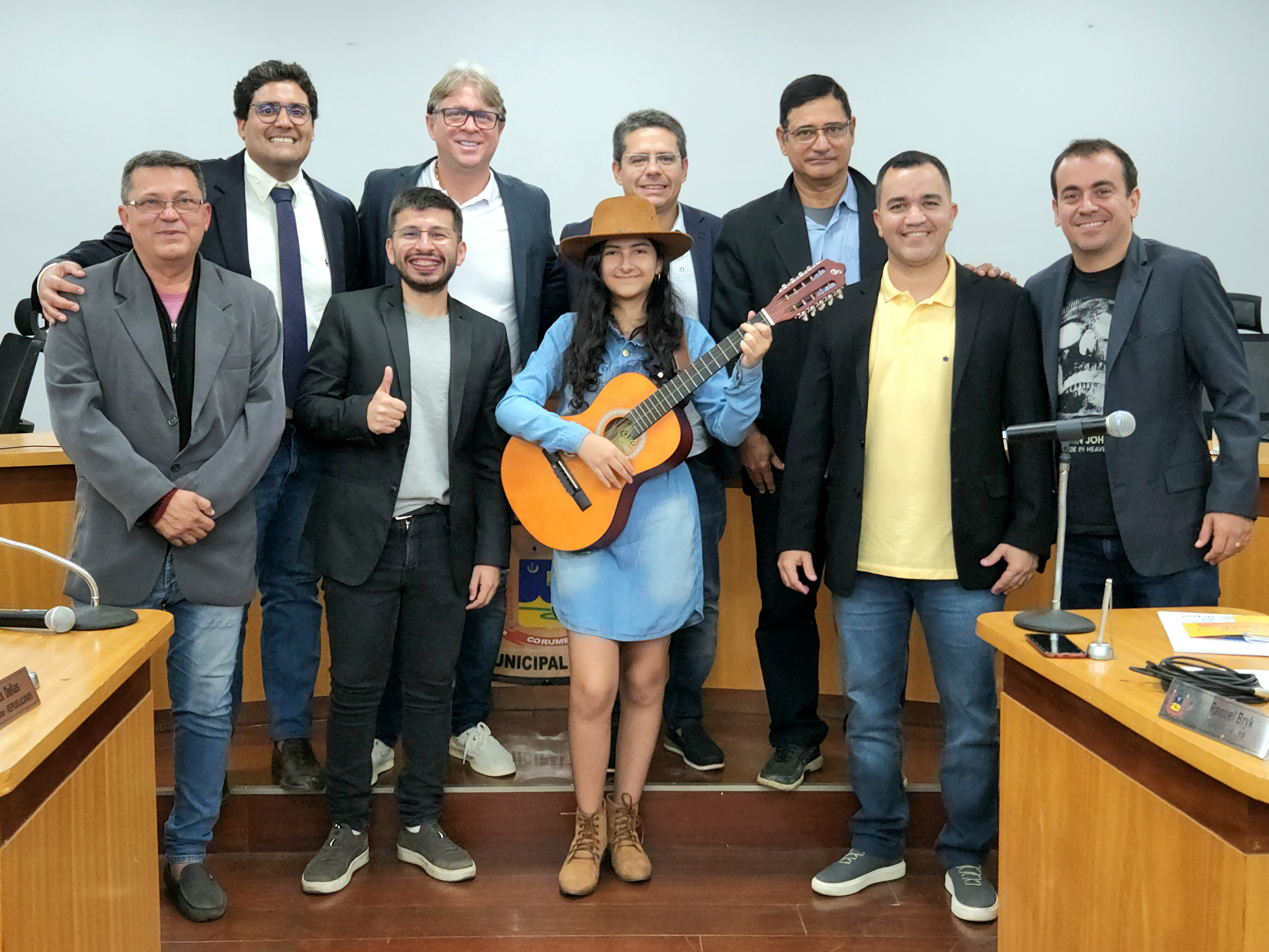 Vereadores apoiam Ivi Rondon que prepara gravação de seu primeiro DVD