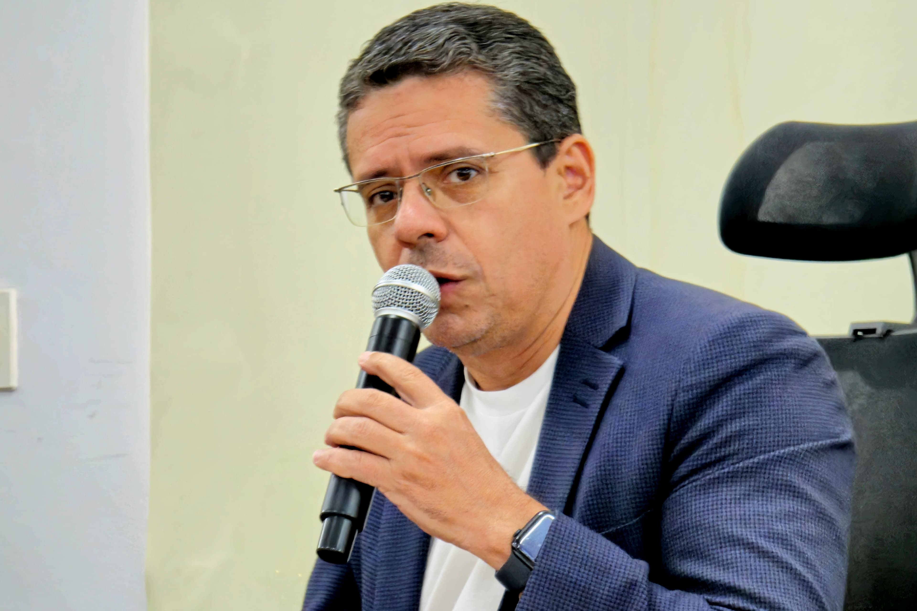 Alexandre cobra esclarecimentos sobre frequentes problemas de energia em Corumbá