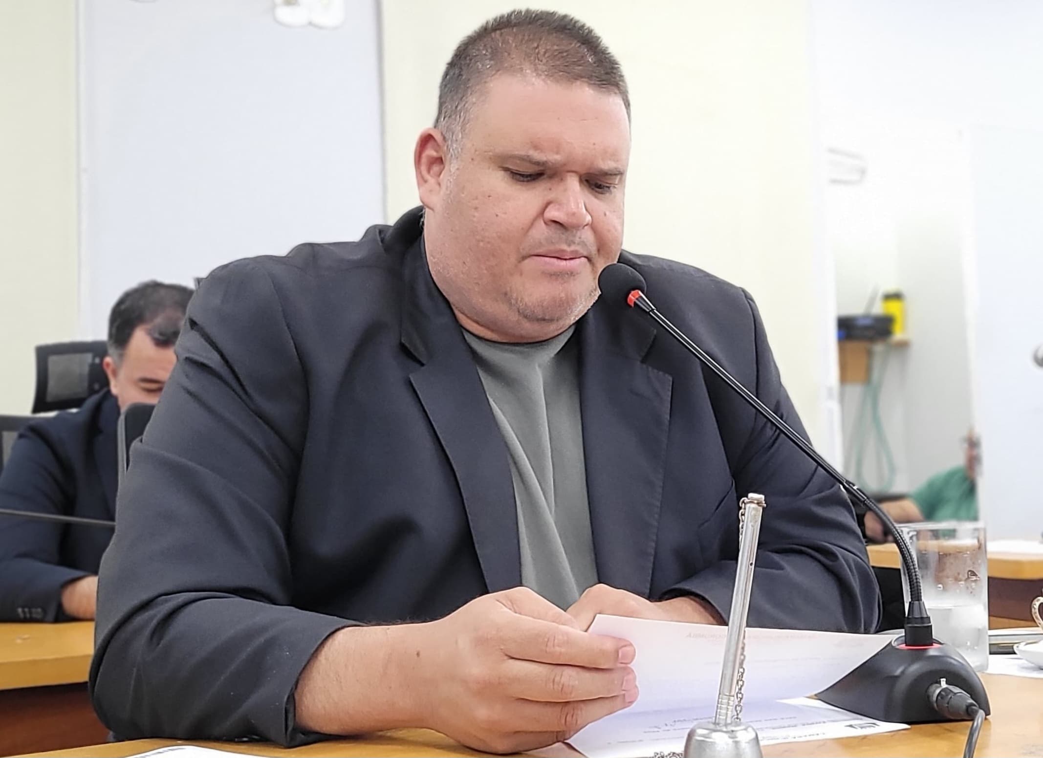 Jovan cobra explicações da Sanesul sobre a falta de água na cidade