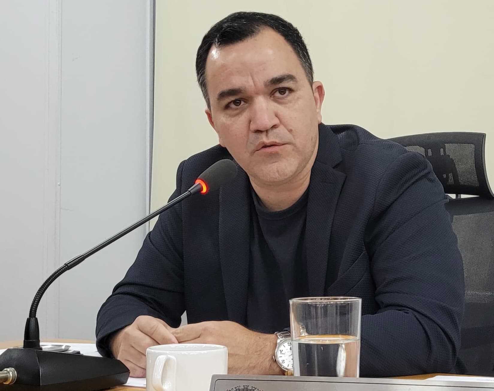 Pavimentação de vias no Bairro Jardim dos Estados é solicitada por Marcelo, na Câmara