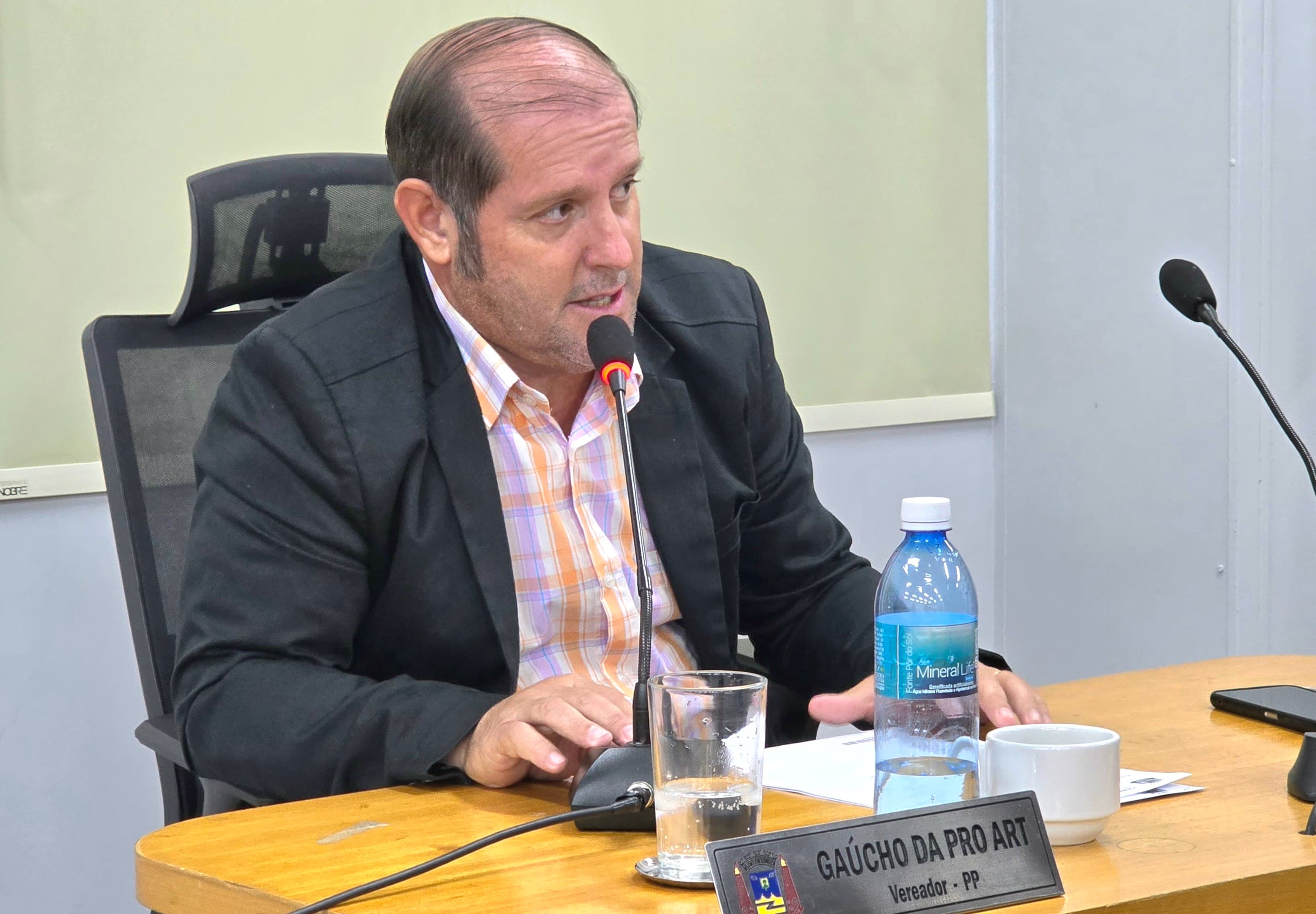 Vereador cobra implantação de sistema de iluminação pública em via do Guatós