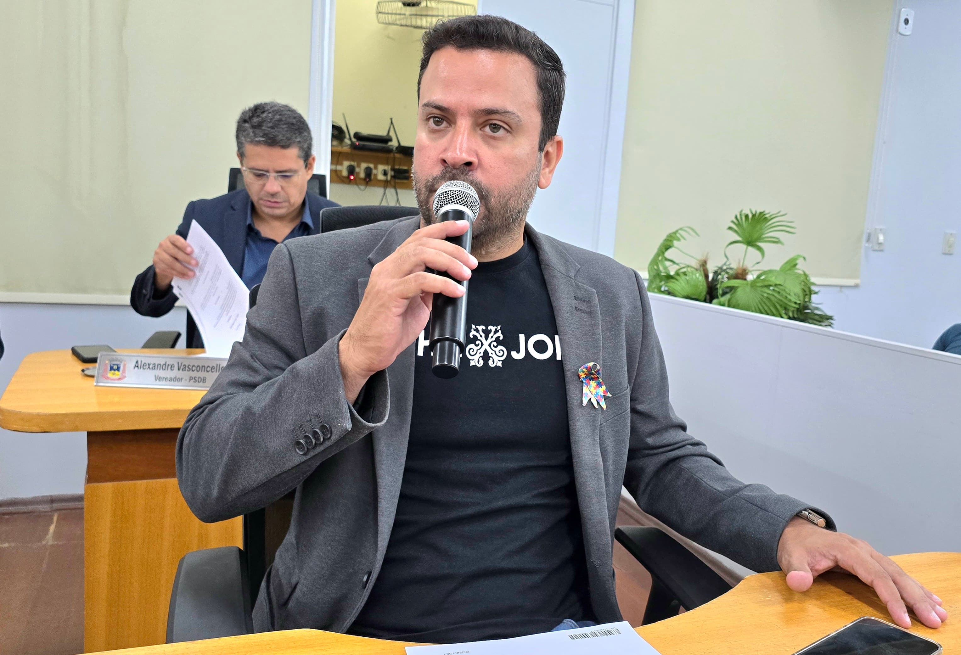 Vereador pede mais segurança no trânsito para moradores e alunos de escola estadual