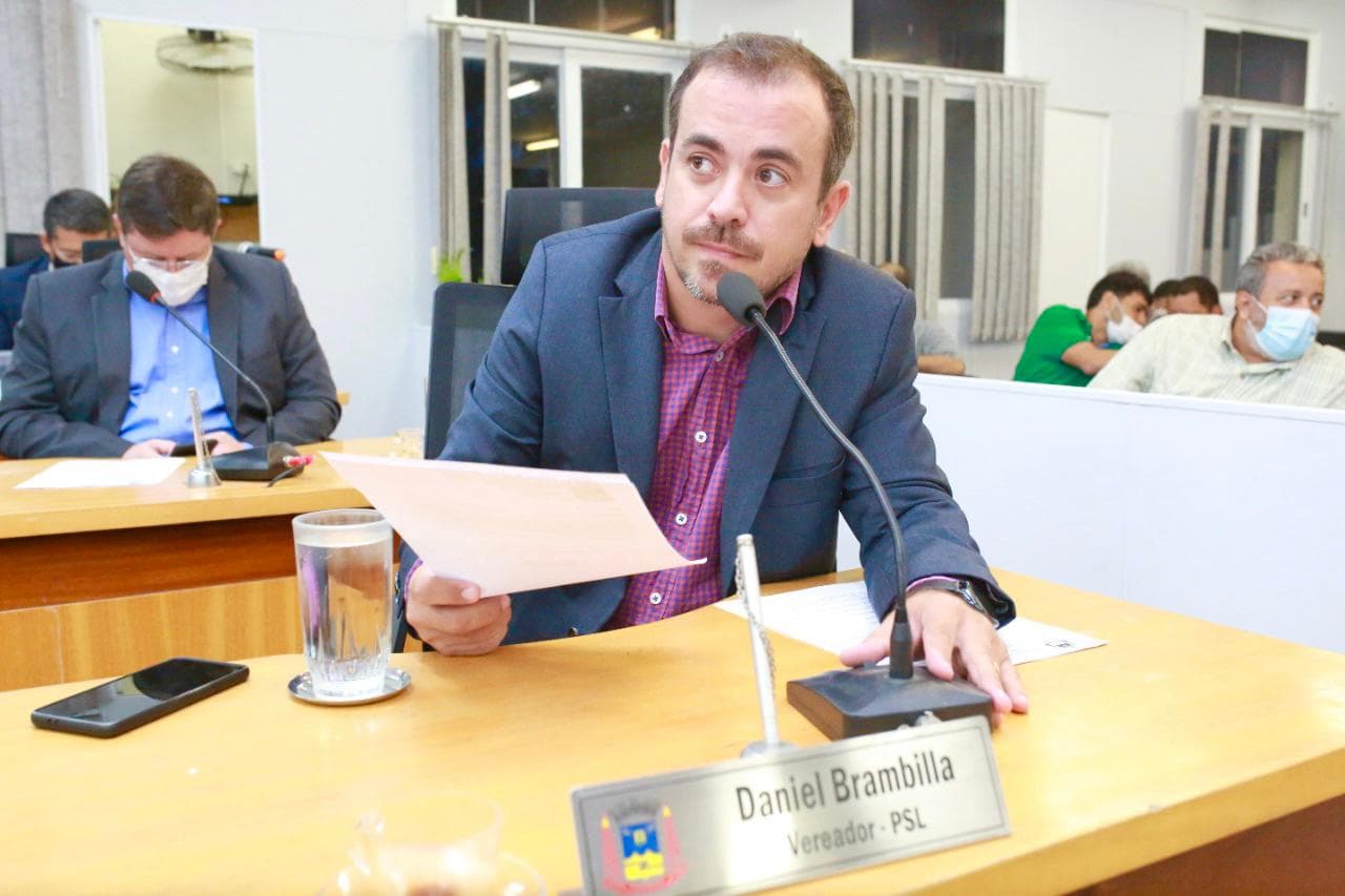 Vereador pede limpeza de via pública localizada na região da UPA do Guatós