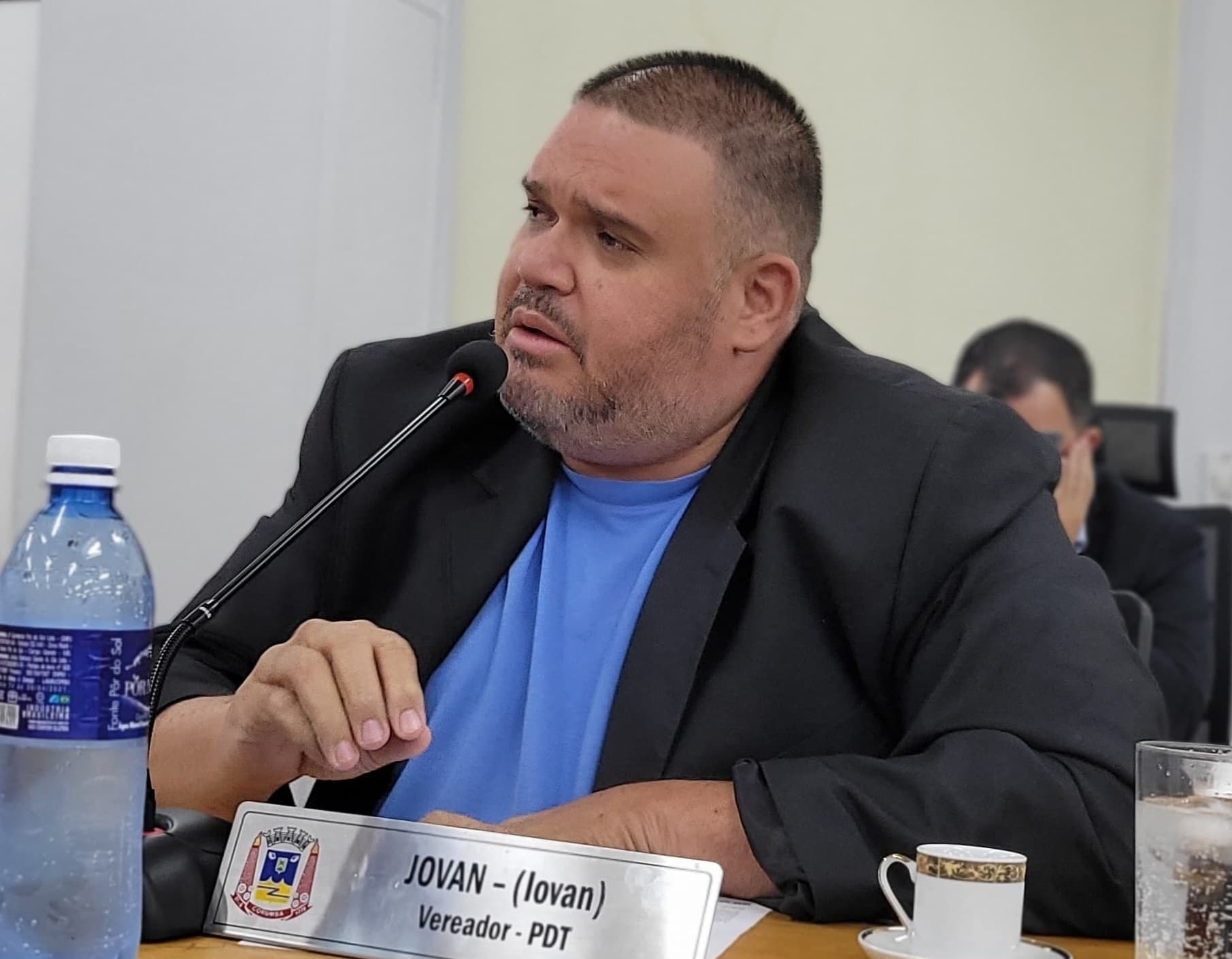 Após resposta evasiva, Jovan volta cobrar solução para quedas constantes de energia no Abobral