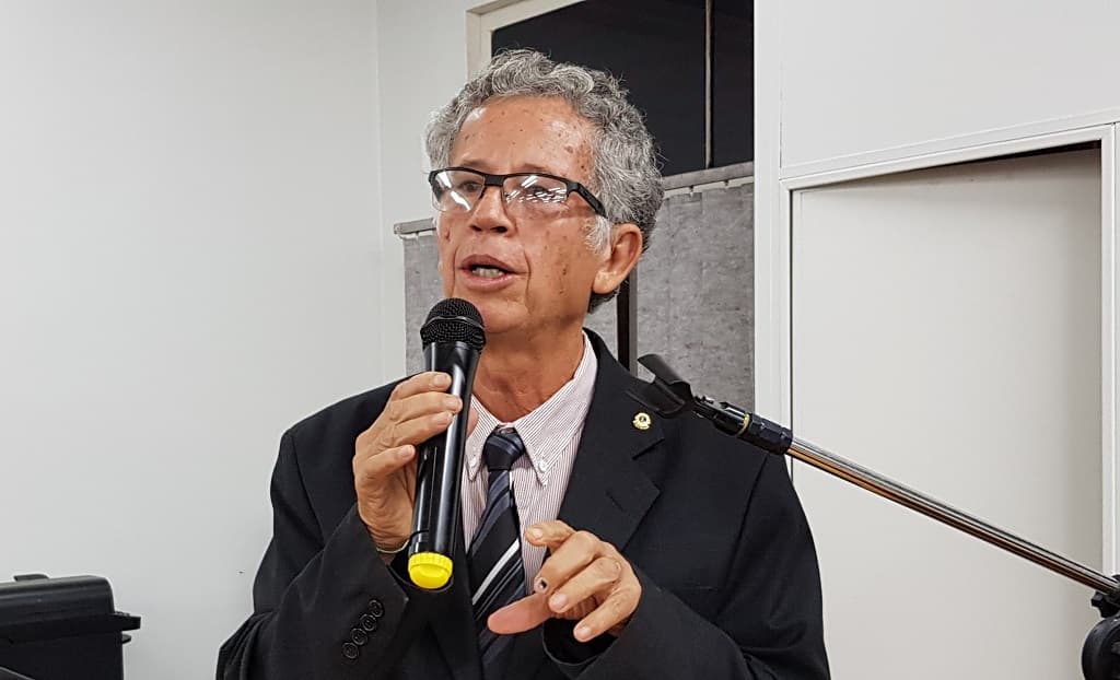 Vereador reforça a necessidade de uma passarela na Rua 15 de Novembro