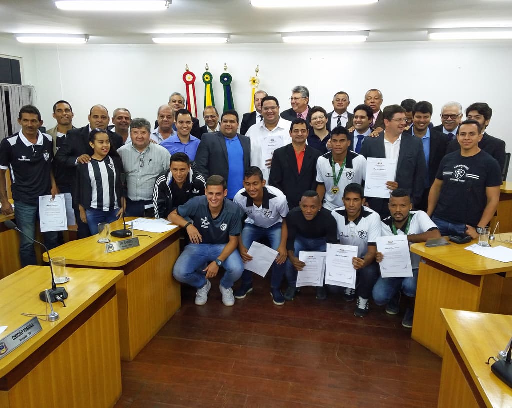 Câmara homenageia campeões e enaltece título do Corumbaense