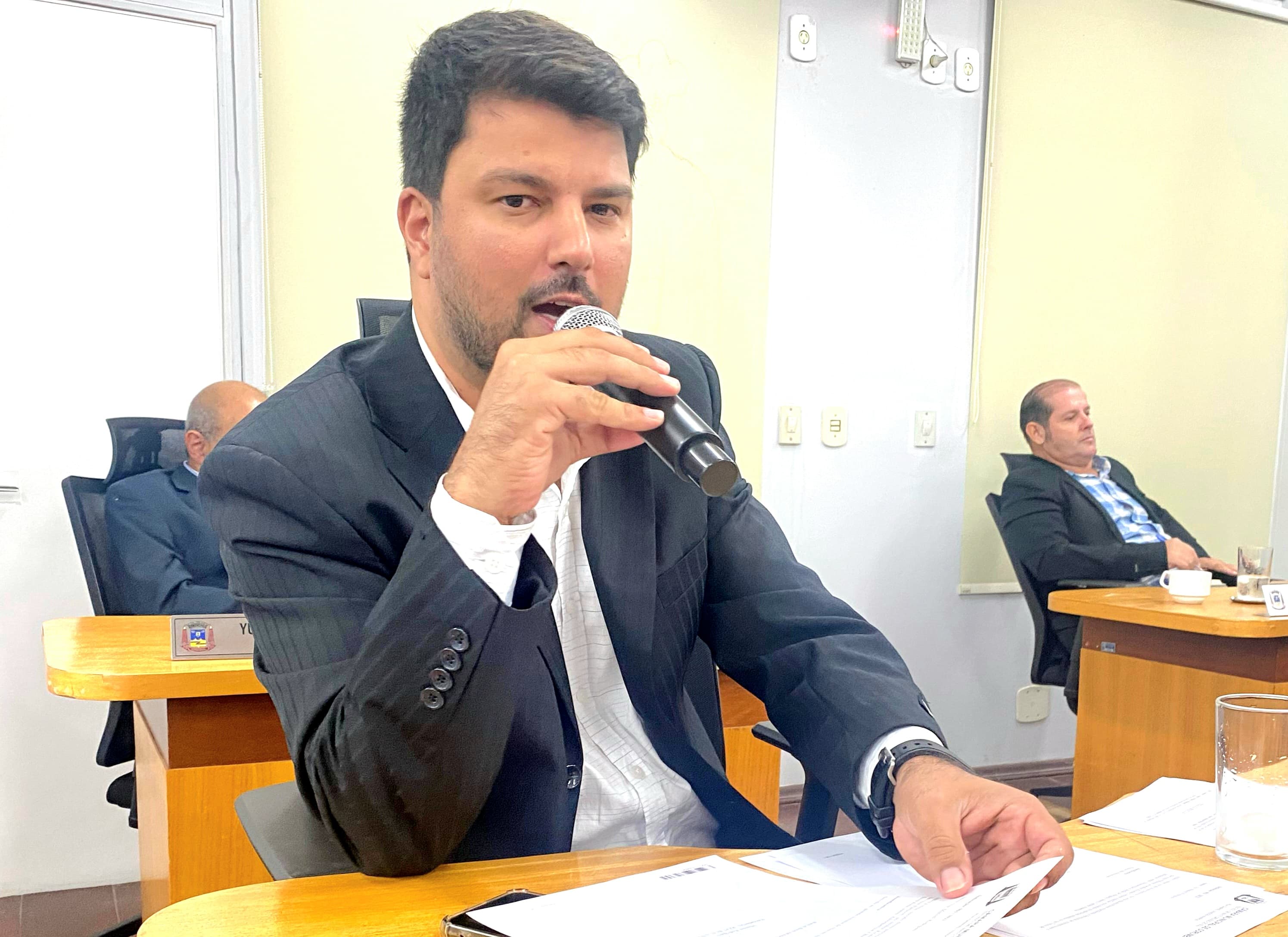 Vereador pede recuperação de pavimento no Centro América e Universitário