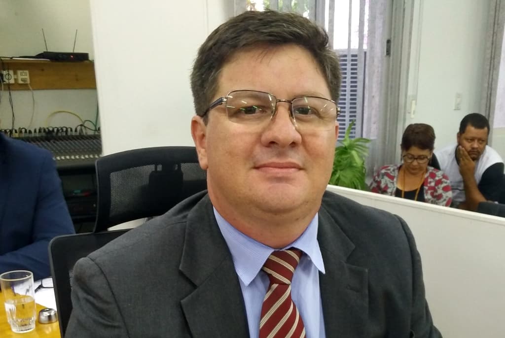 Vereador solicita instalação de câmeras na Escola Otacílio Faustino