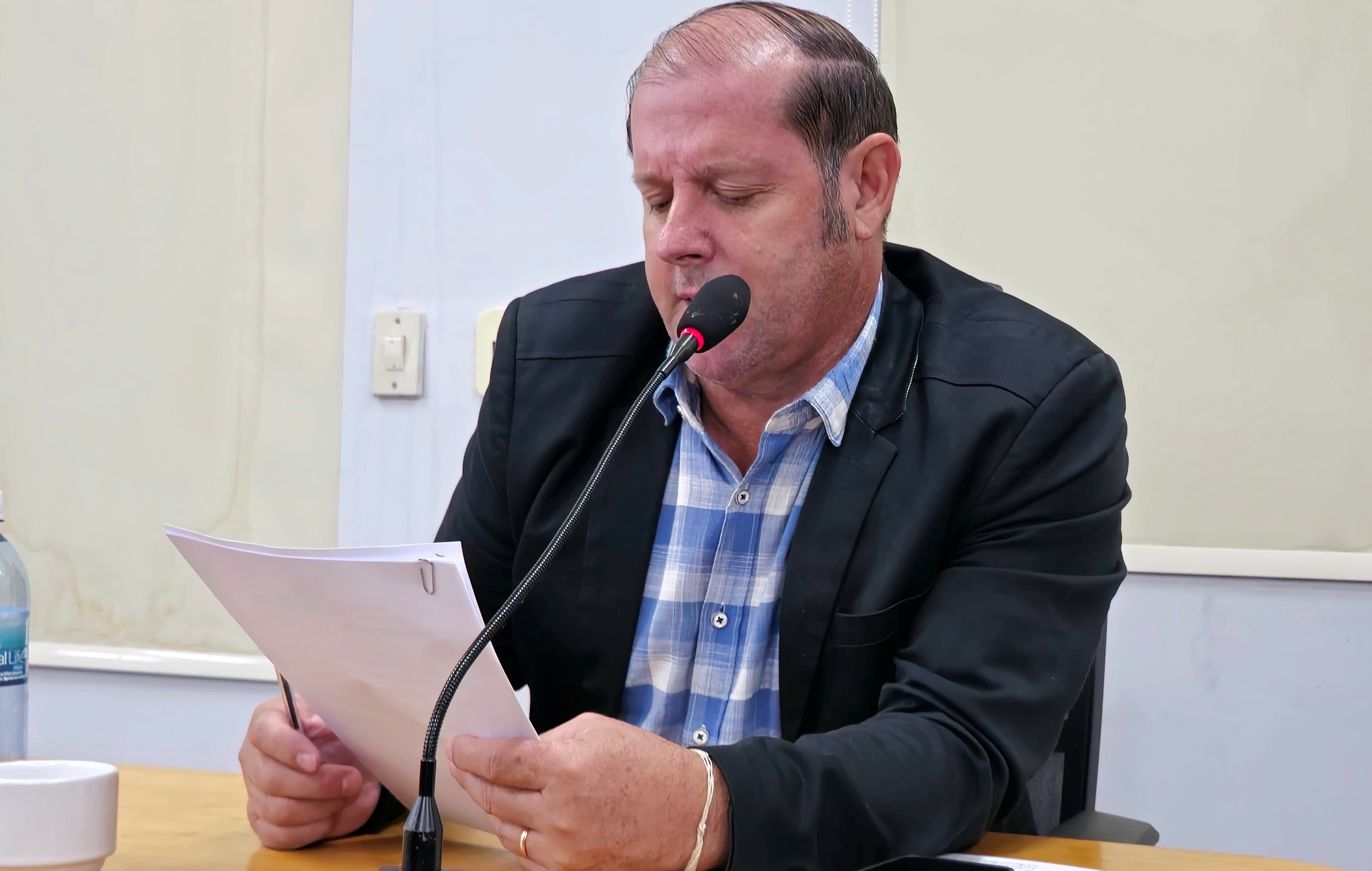Recuperação de pavimento de via no Guatós é reivindicada na Câmara
